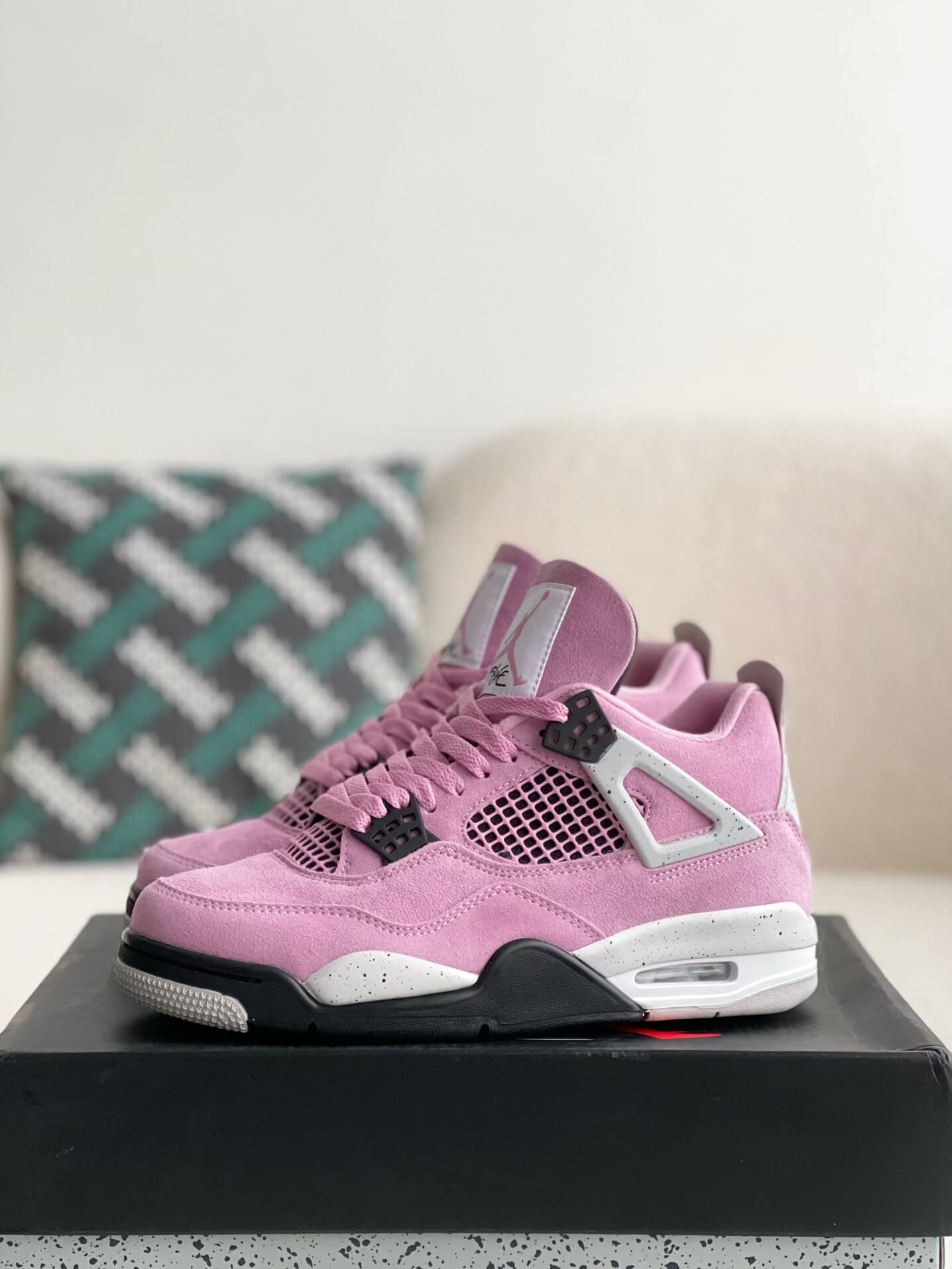 Air Jordan 4 Retro Orchid 36