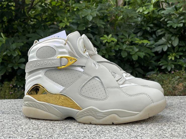 Air Jordan 8 Retro Champagne Sneaker Hollo Shoe