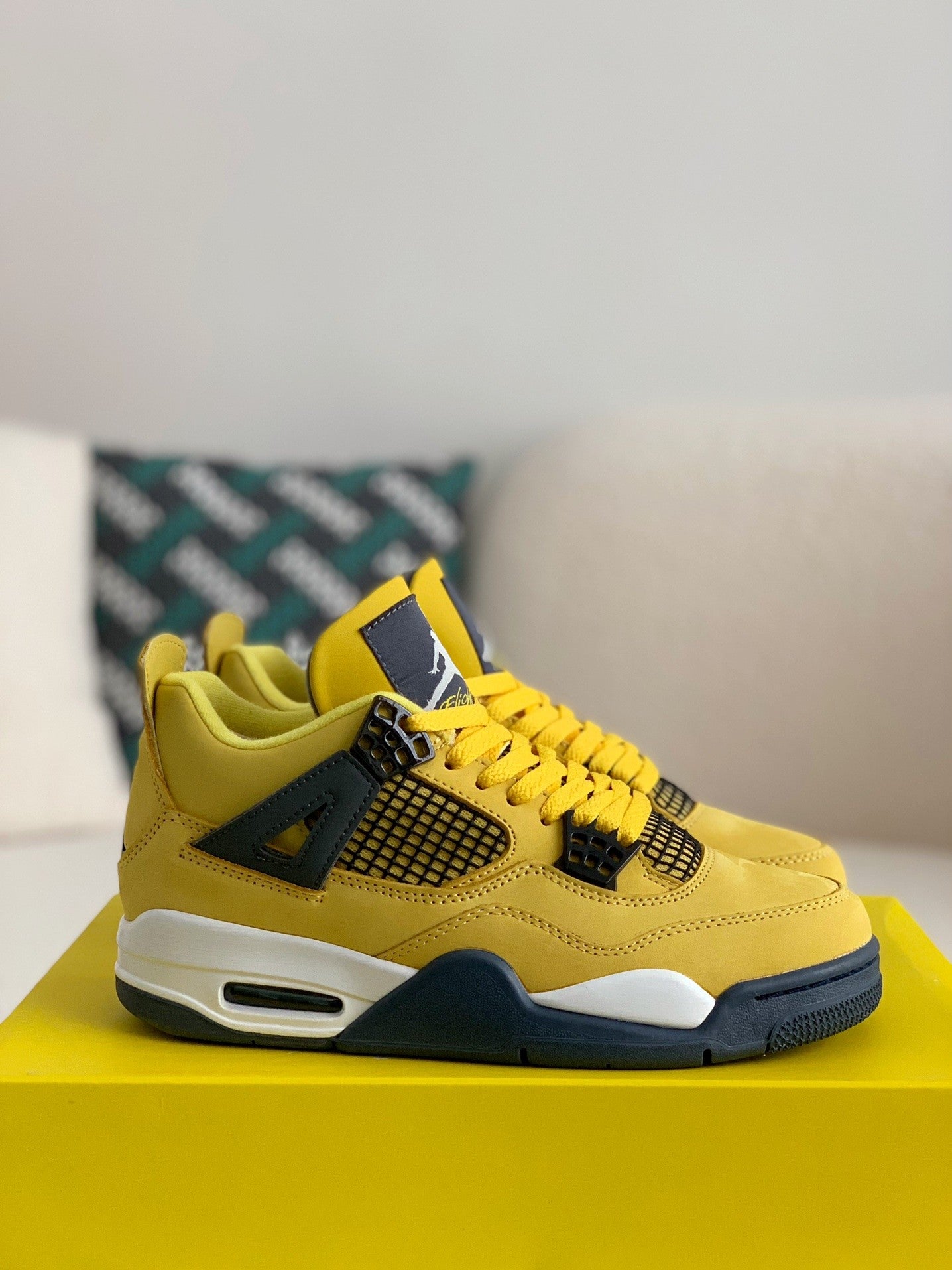 Air Jordan 4 Retro Benutzerdefinierte Gelb Hollo Shoe