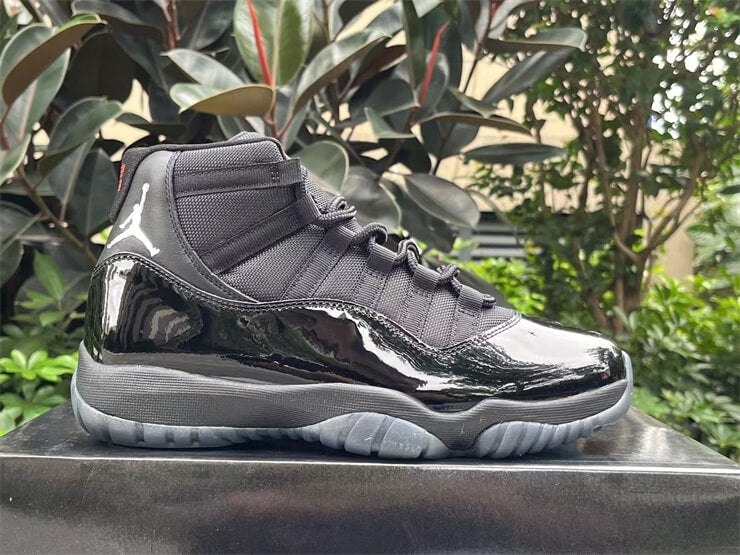 Cap n gown jordan 11 online