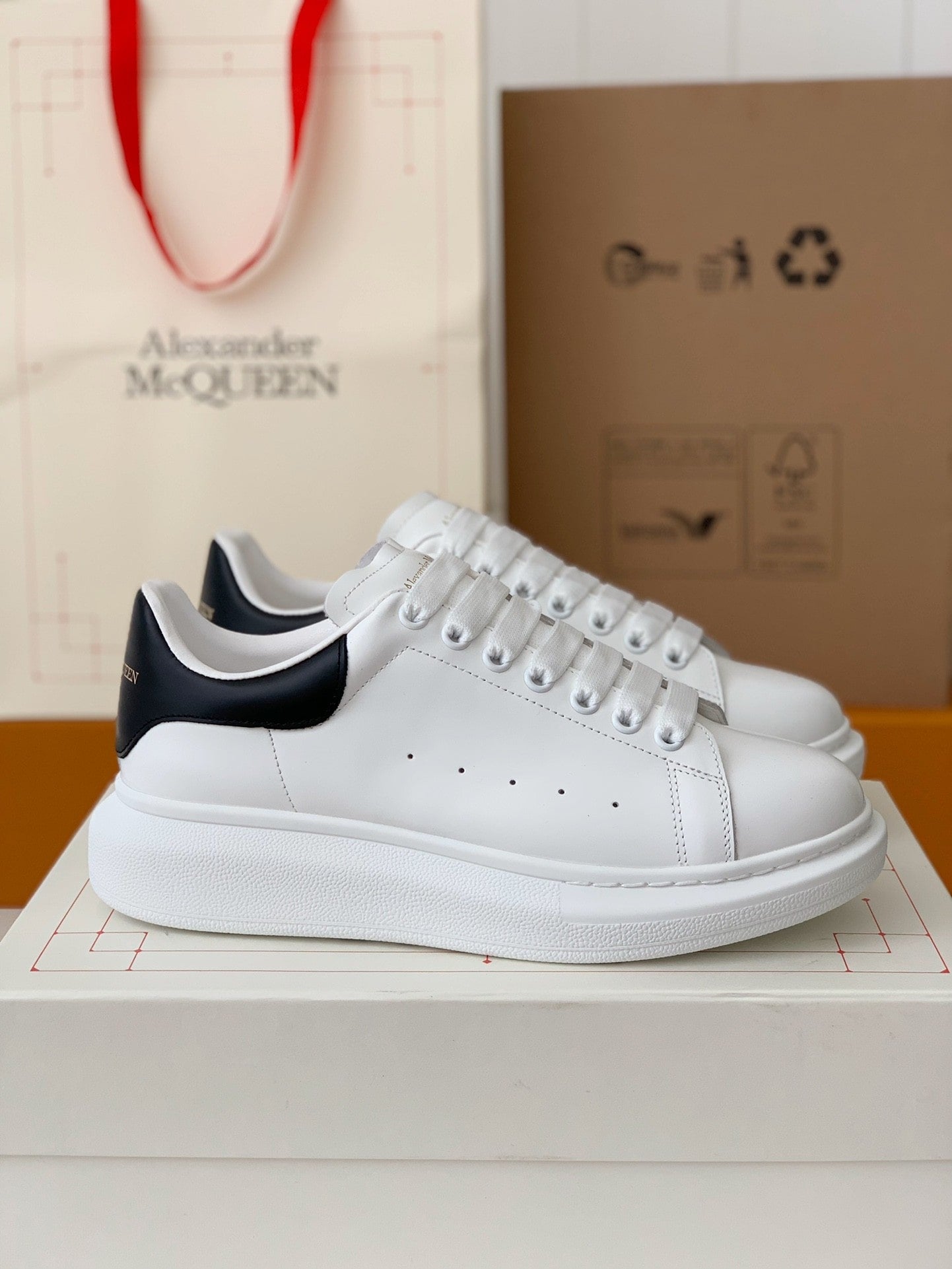 Alexander mcqueen oversized sneaker white online