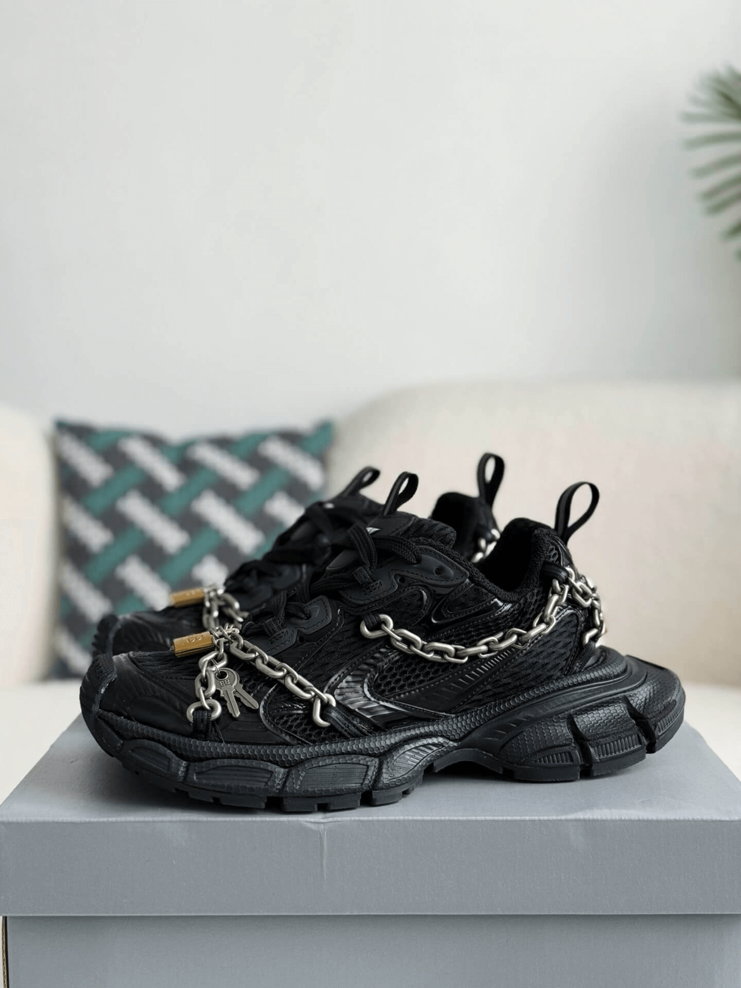 Balenciaga 3XL Chain Sneaker in Black – HolloShoe
