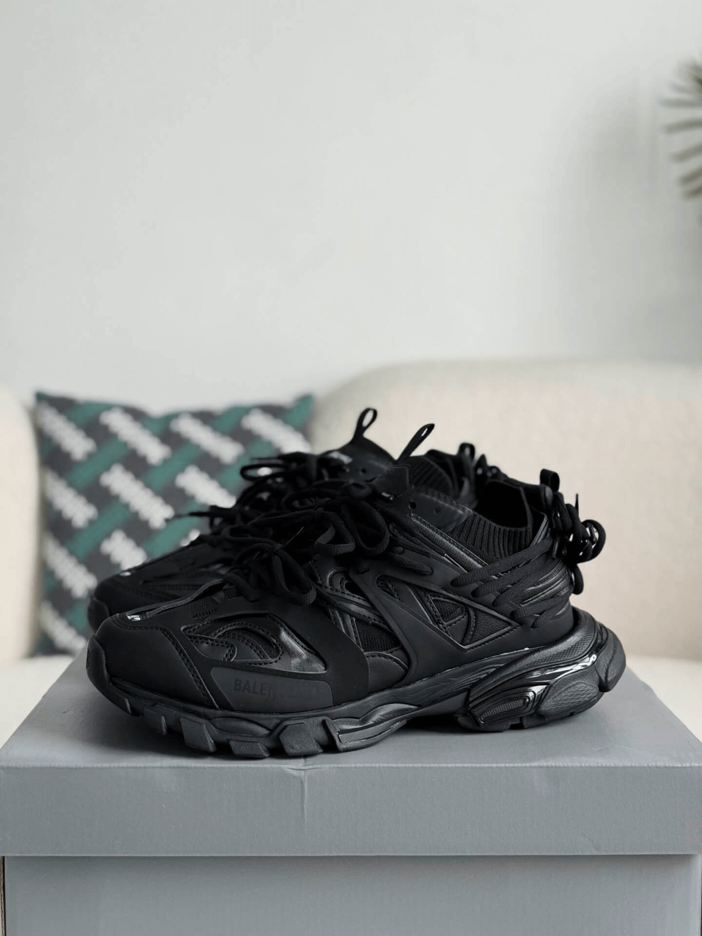 BALENCIAGA Track スニーカー ブラック 43 Balenciaga Track Sneaker Black – HolloShoe