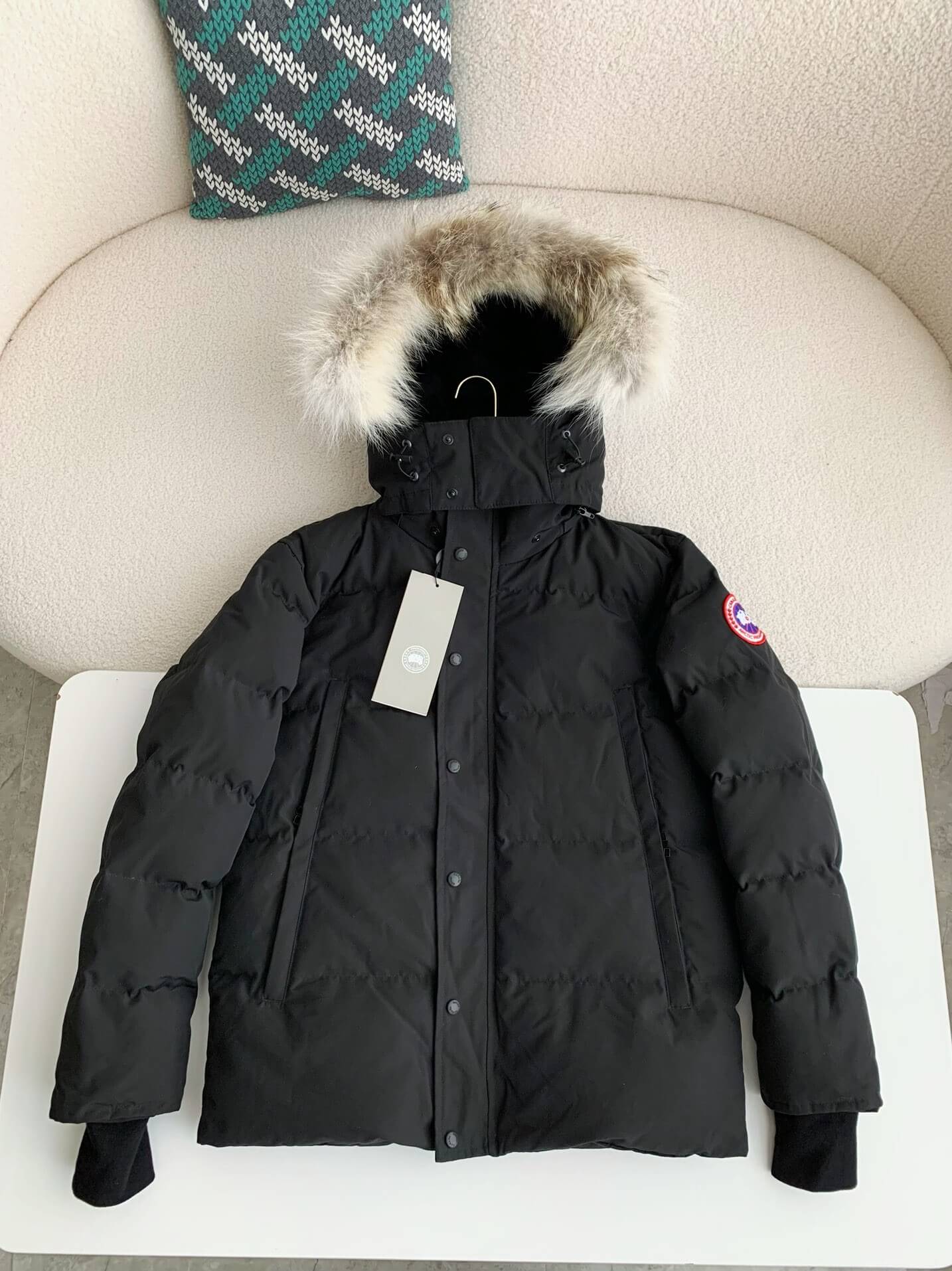 Black store Canada Goose