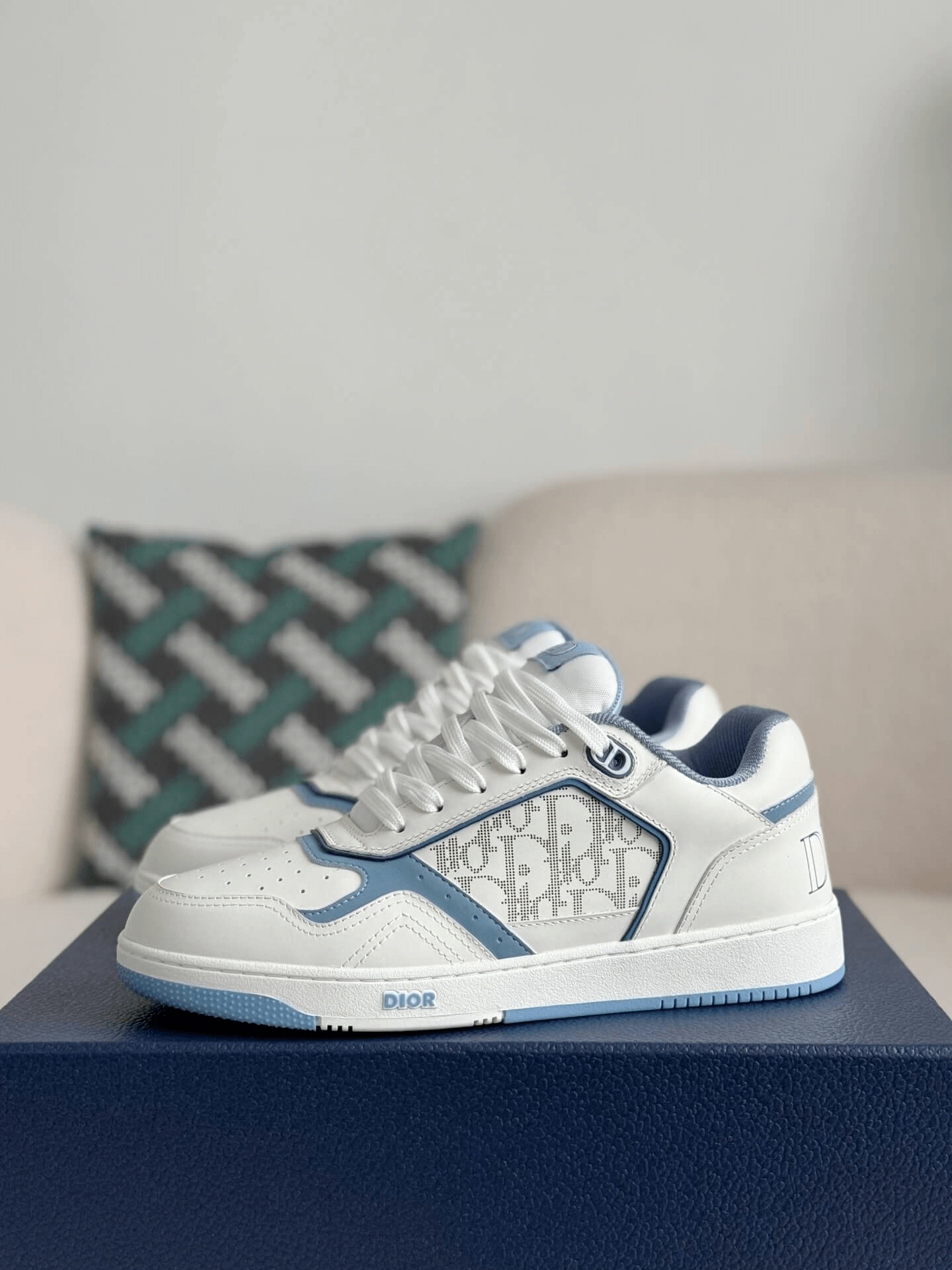 #美品Dior B27オブリークトロッターロゴホワイト スニーカー#28cm Dior B27 Low-Top Sneaker White and Light Blue Smooth Calfskin with