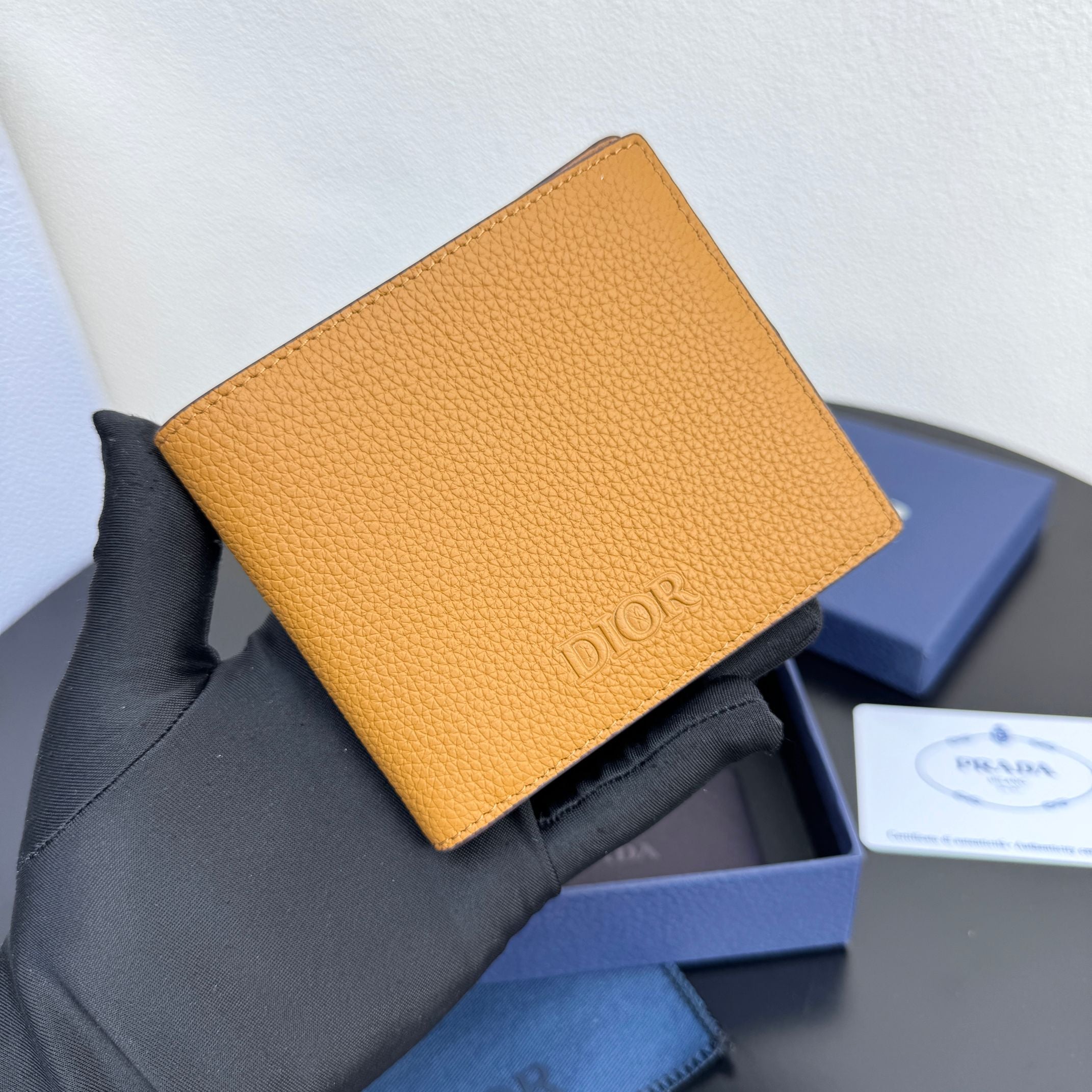 Dior Men's Privé Bifold Wallet - Brown Grained Calfskin – HolloShoe