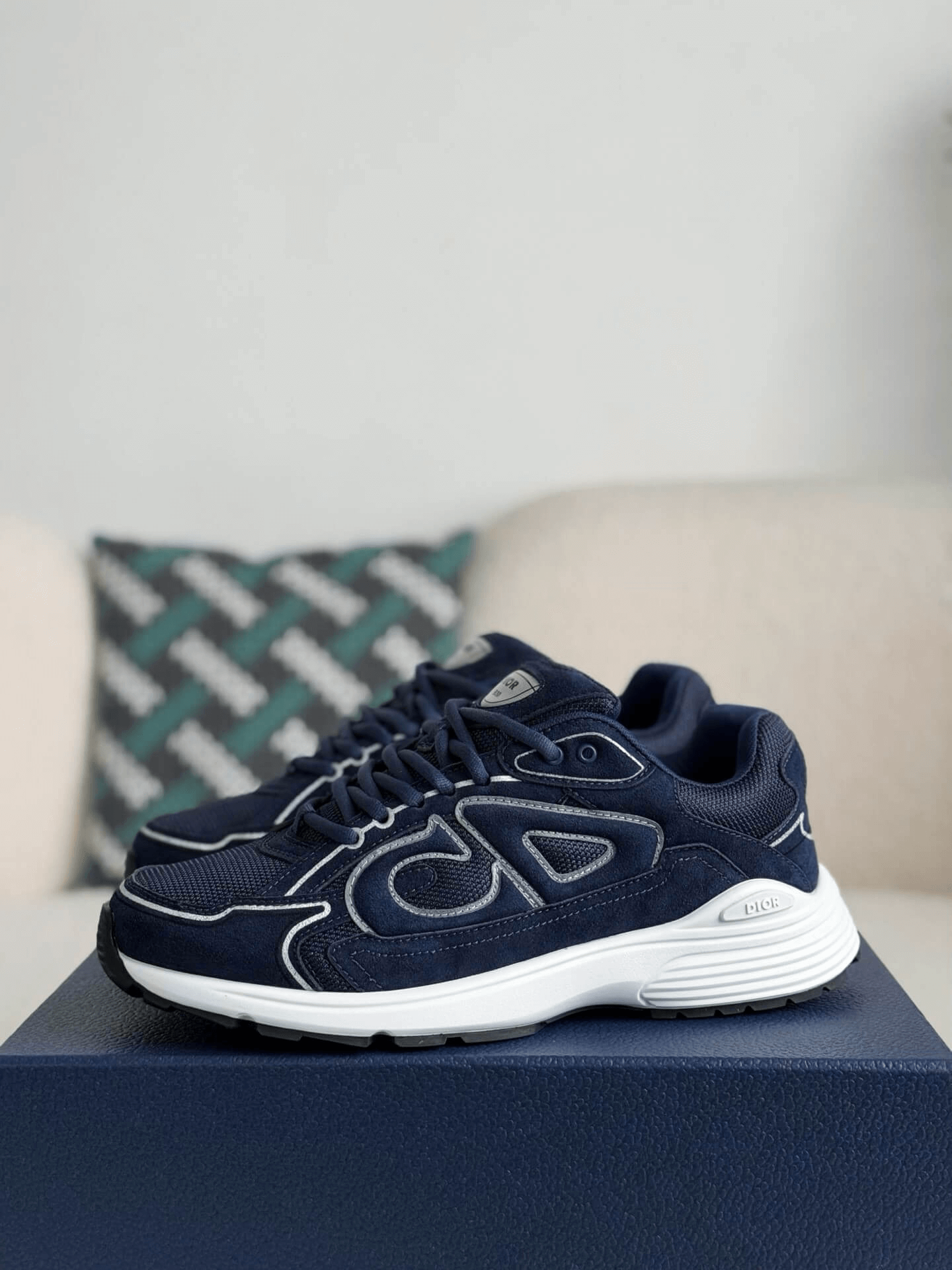 Dior B30 ディオール スニーカー 42 Dior B30 Low-Top Sneaker Navy Suede and Technical Mesh with White