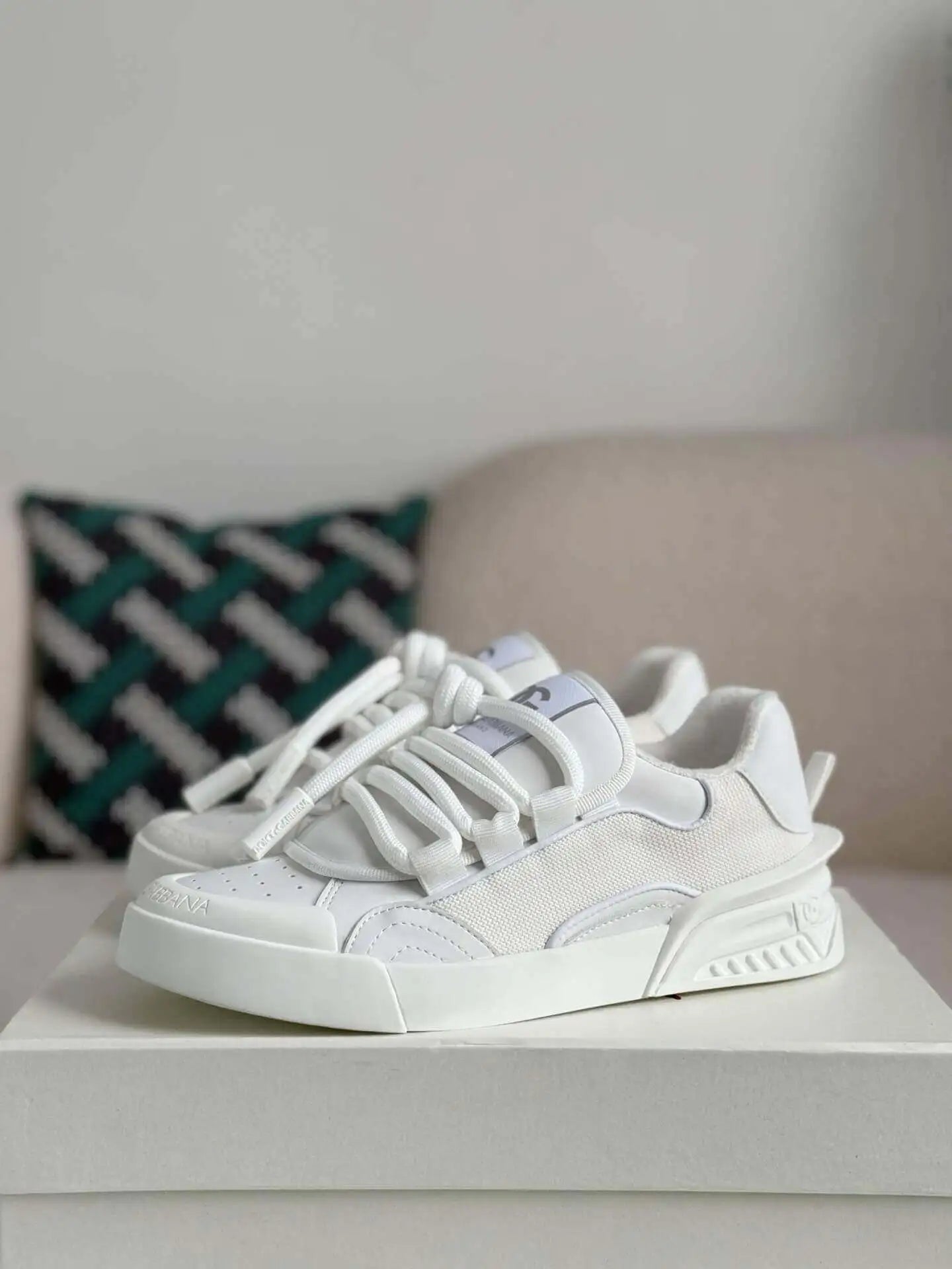 DOLCE & GABBANA ホワイトスニーカー Dolce & Gabbana Space Sneaker – All-White Technical Mesh & Leather