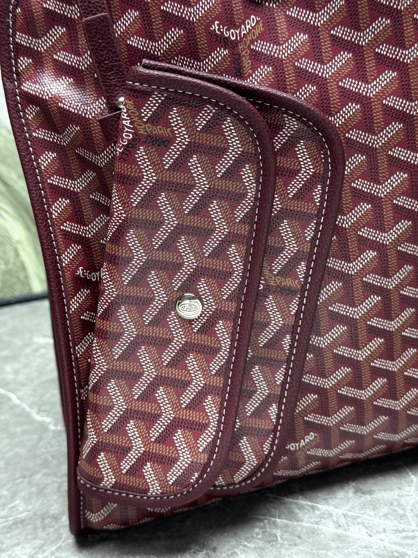Goyard Hardy PM Bag - Burgundy Goyardine Coated Canvas Zippered Tote