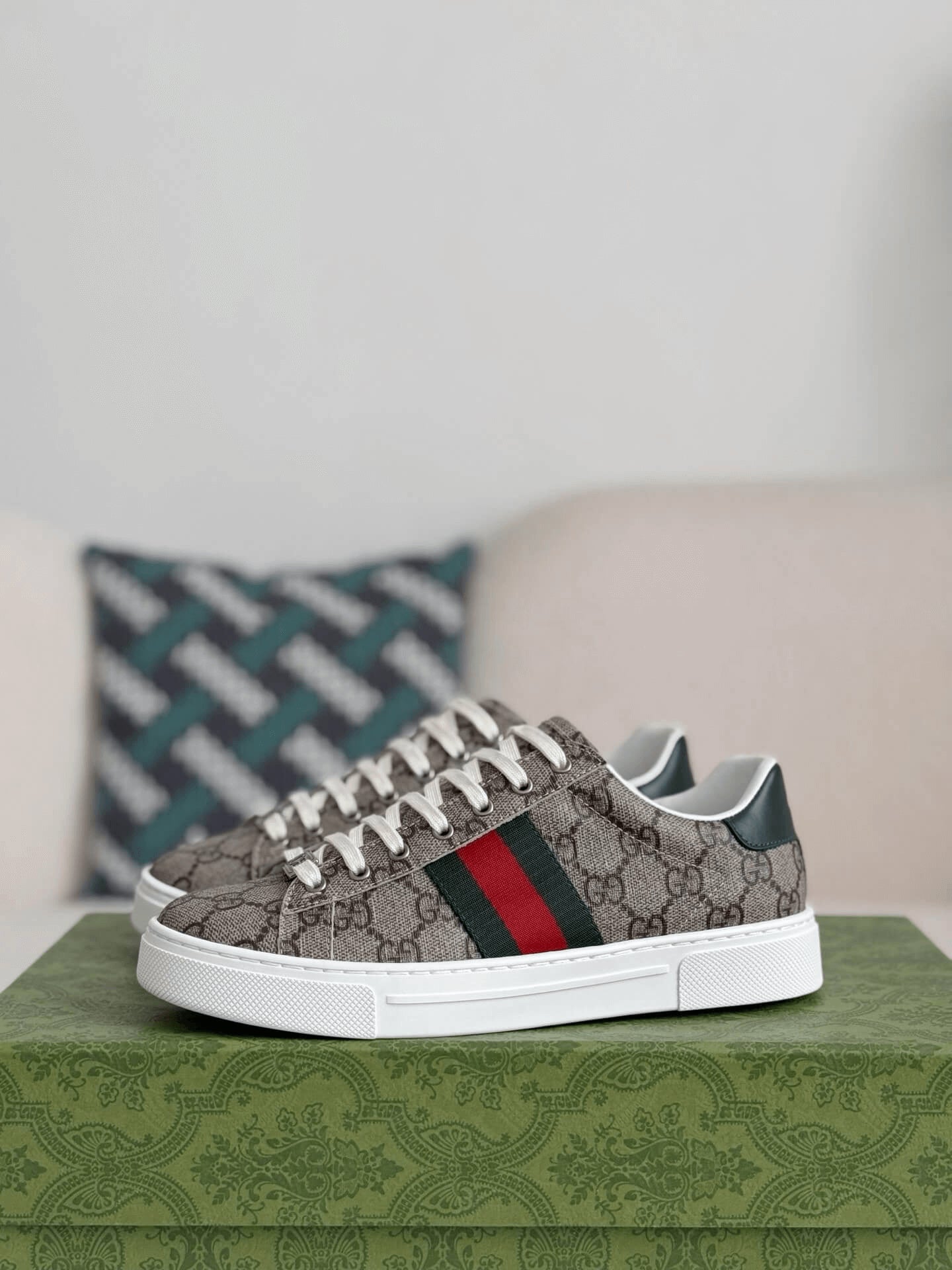 Gucci Ace Sneaker – Beige GG Supreme Canvas & Web