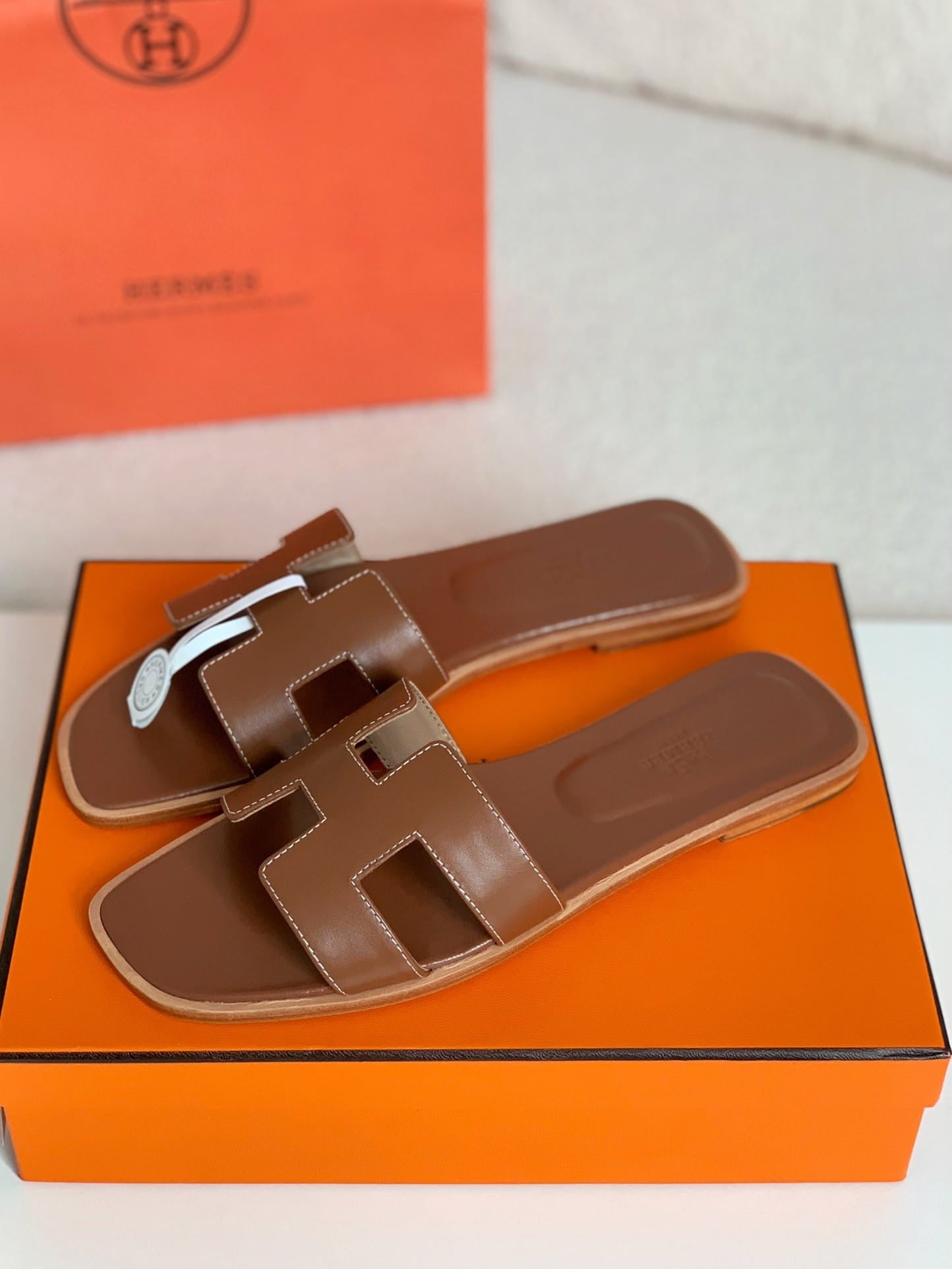 Hermès Gold Oran Women's Sandals – Hollo Shoe