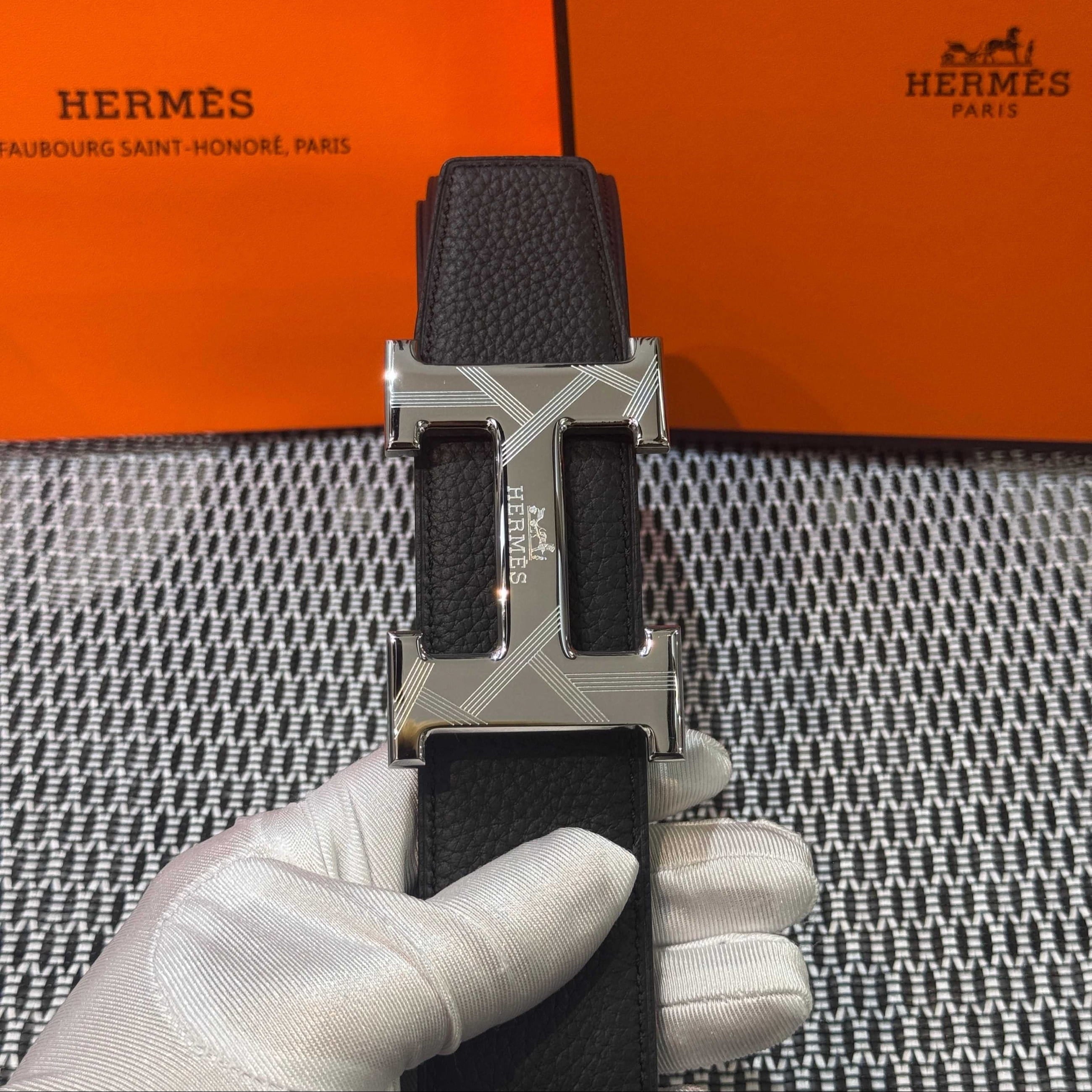 Hermès Leather Belt in Black with H Buckle 32mm - Silver Guilloché