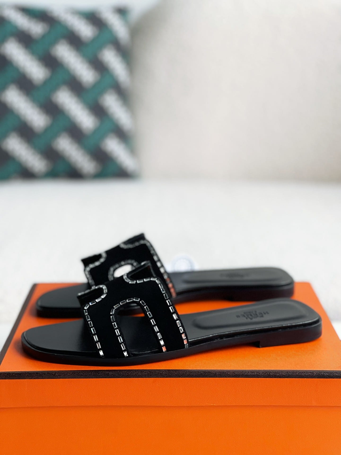 Hermès Noir Black Oran Women's Sandals – HolloShoe