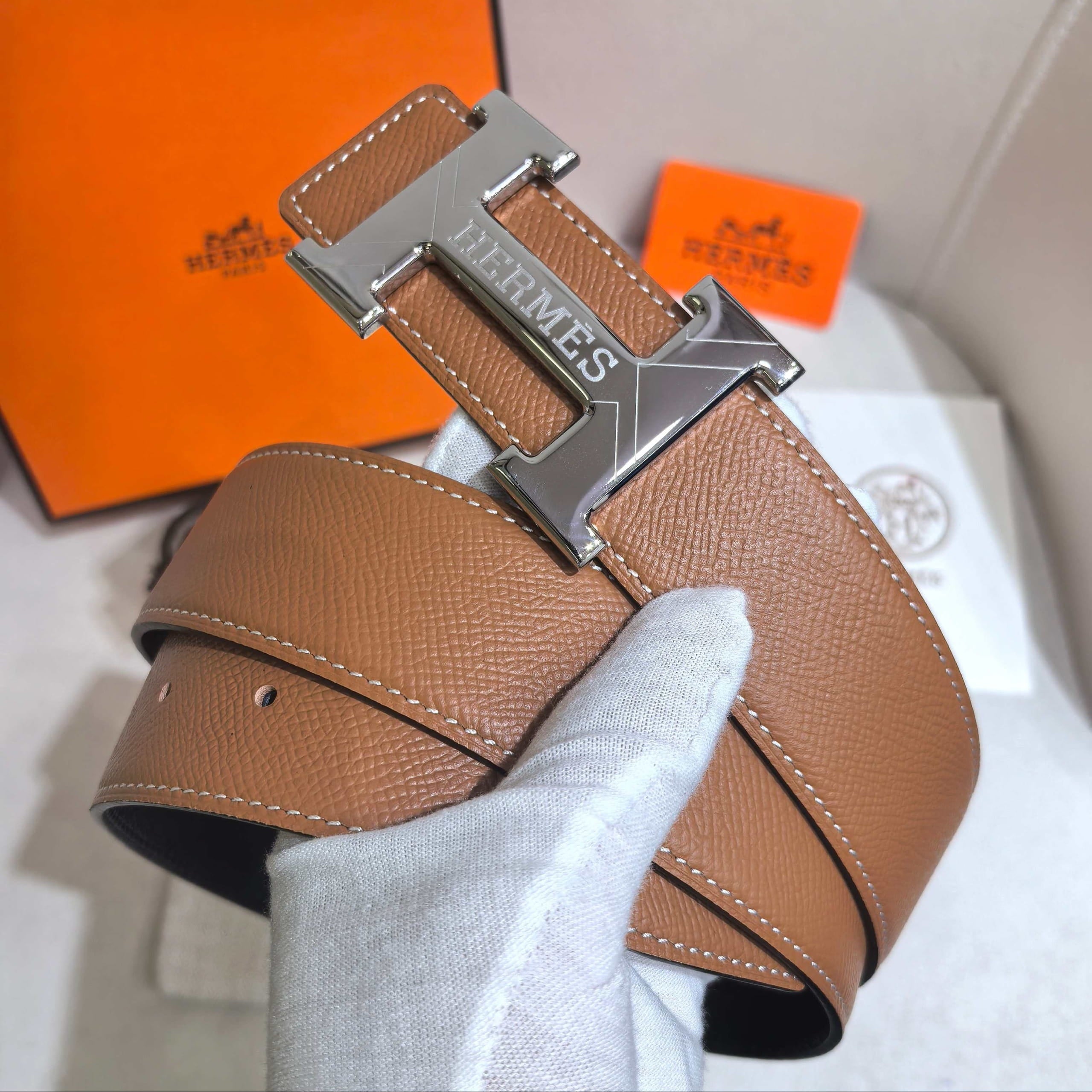 New Hermes Sliver H Buckle Reversible Double-Face Leather Belt in Black and Brow Hermes Black & Brown Silver H Buckle Reversible Belt – Savonches main image 2