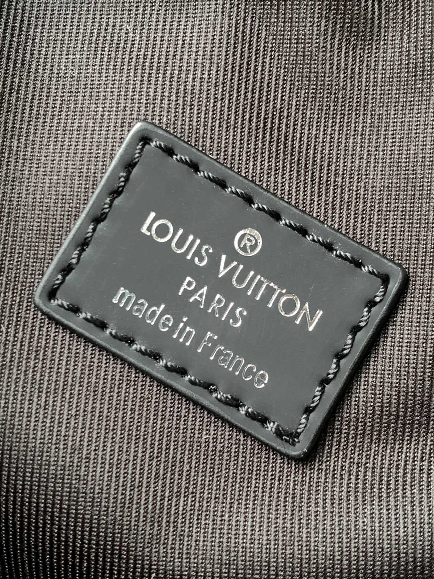 Louis Vuitton LV Avenue Slingbag PM - Monogram Eclipse Canvas Turquoise Piping