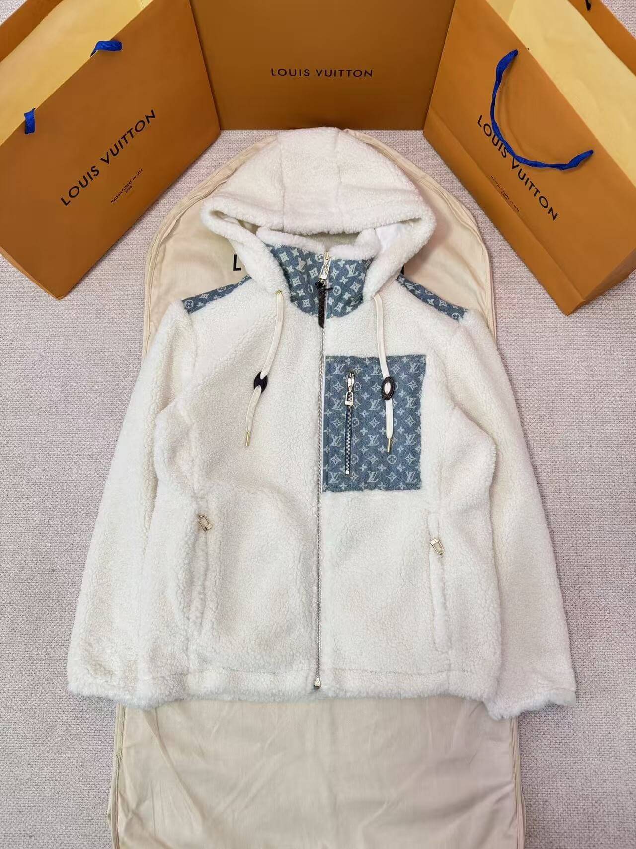 Louis Vuitton LV Beige Ski Monogram Accent Fleece Jacket – HolloShoe