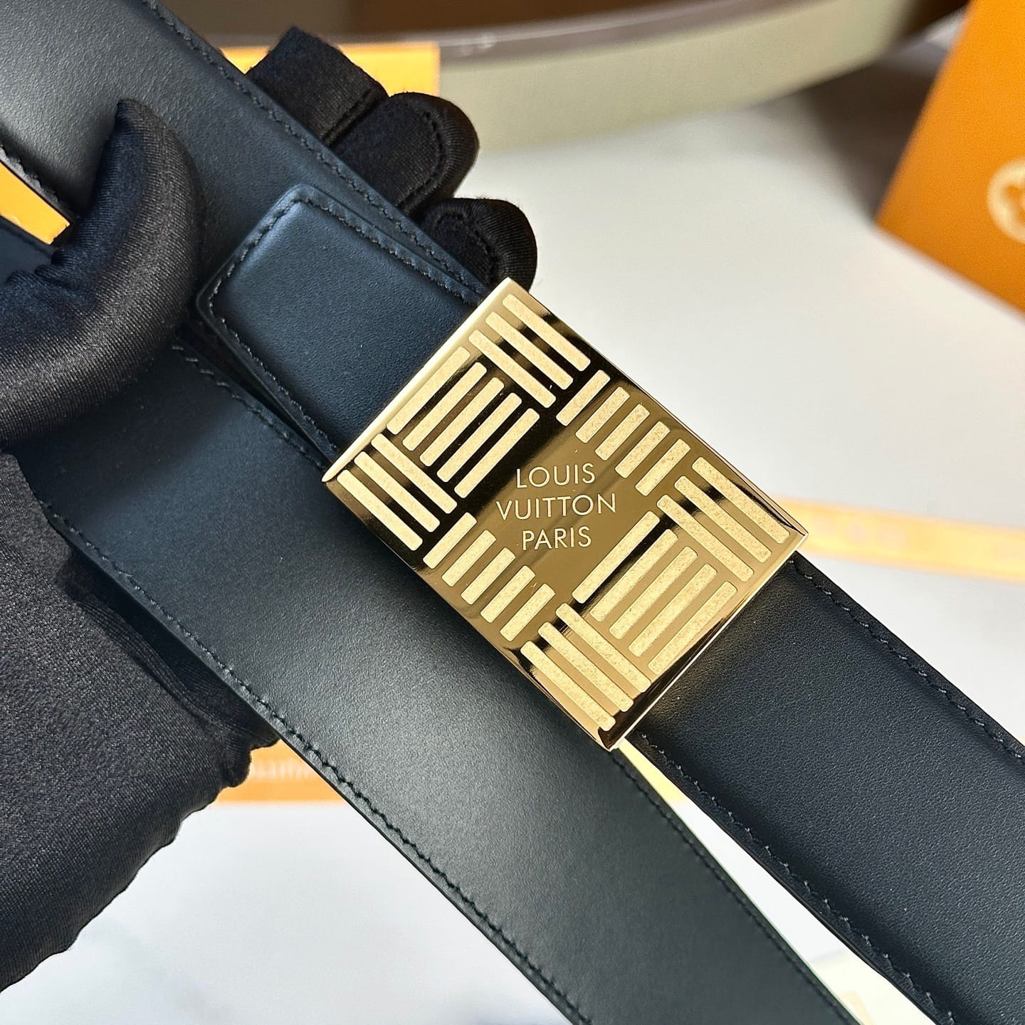 Louis Vuitton LV Stripes Heritage 35mm Reversible Belt - Gold Plate Architectural Buckle