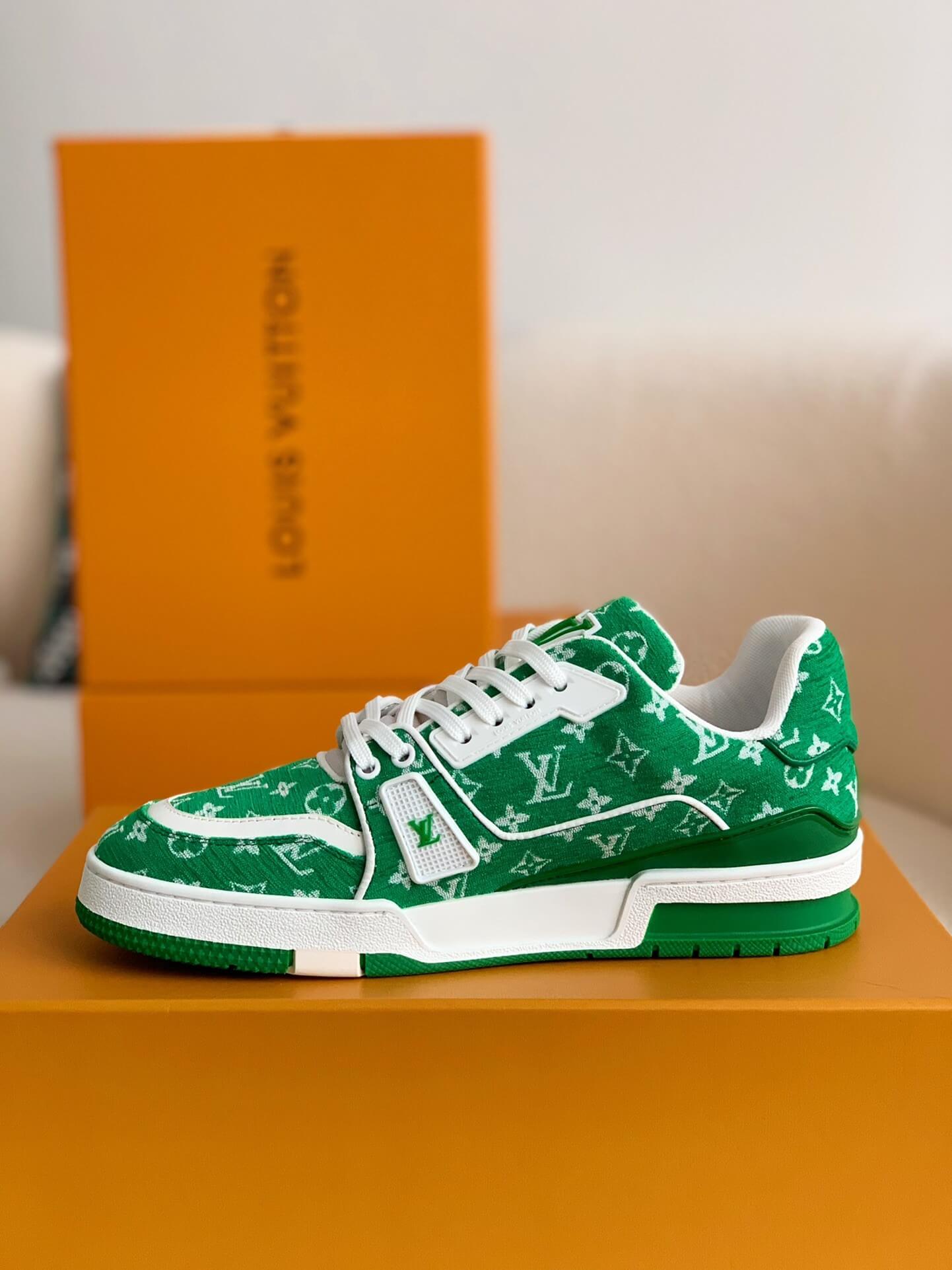 Grüne Denim-Sneaker von Louis Vuitton LV Trainer
