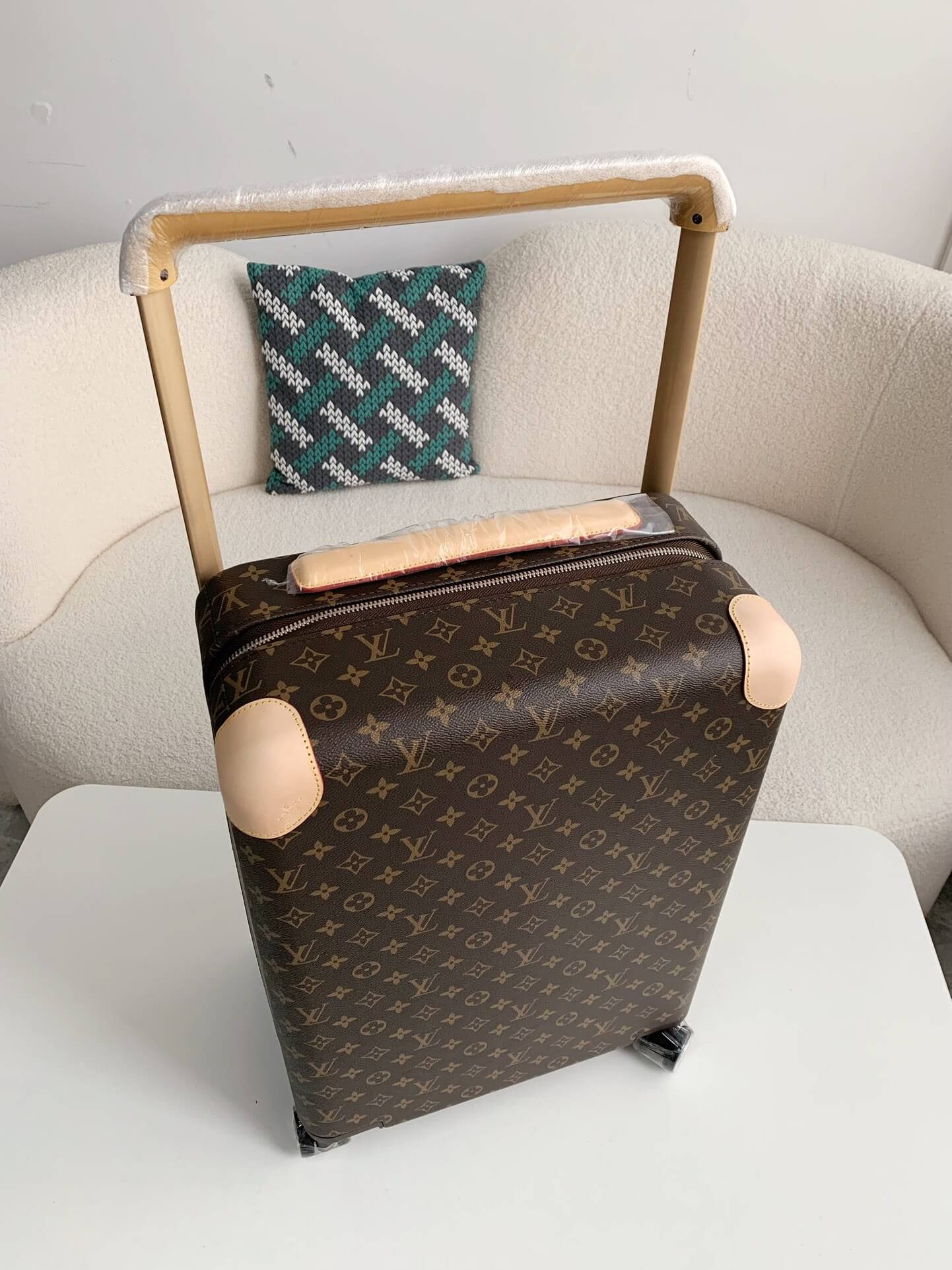 Louis Vuitton Horizon 55 Rolling Suitcase Monogram Canvas Cabin Carry-On Luggage