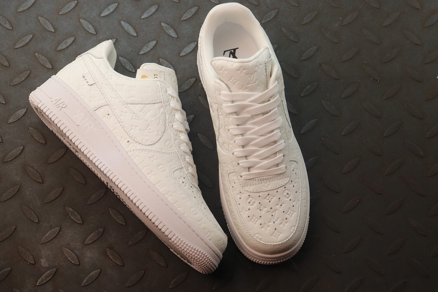 Louis Vuitton X Air Force 1 Low All White – Hollo Shoe