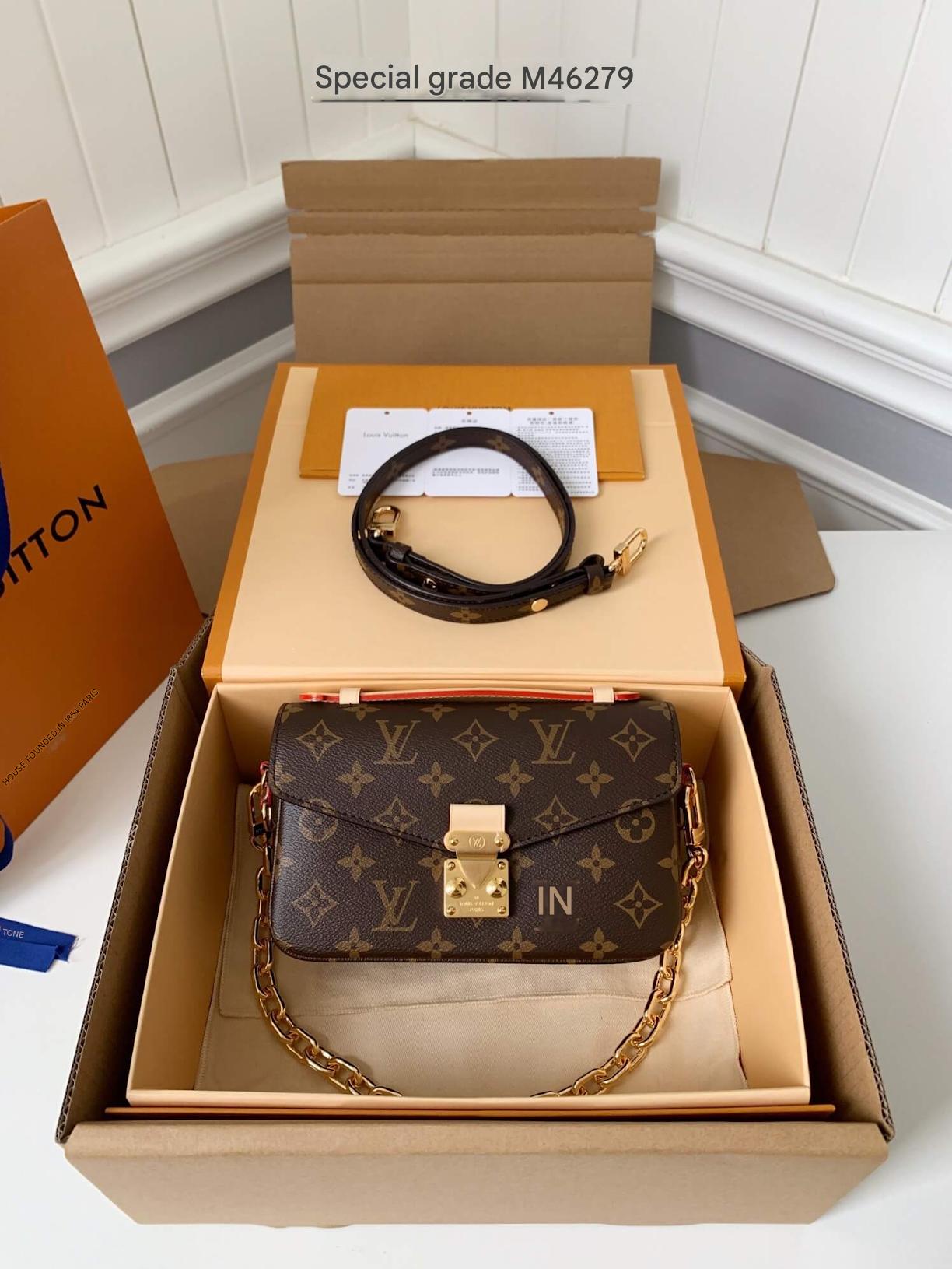 Louis Vuitton LV Brown Pochette Métis East West Monogram Canvas