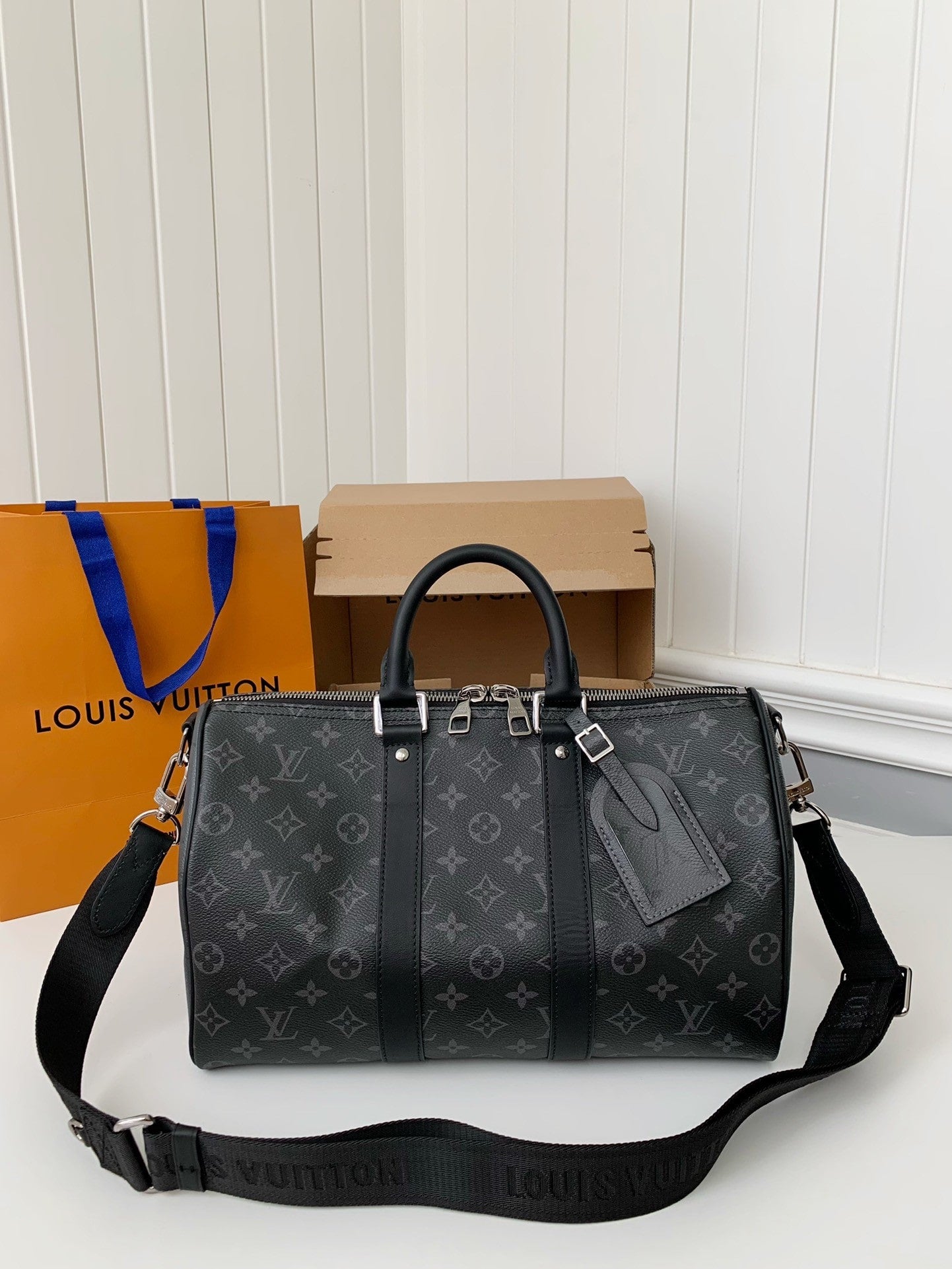 Louis Vuitton Keepall Bandoulière 25 Monogram Eclipse Canvas