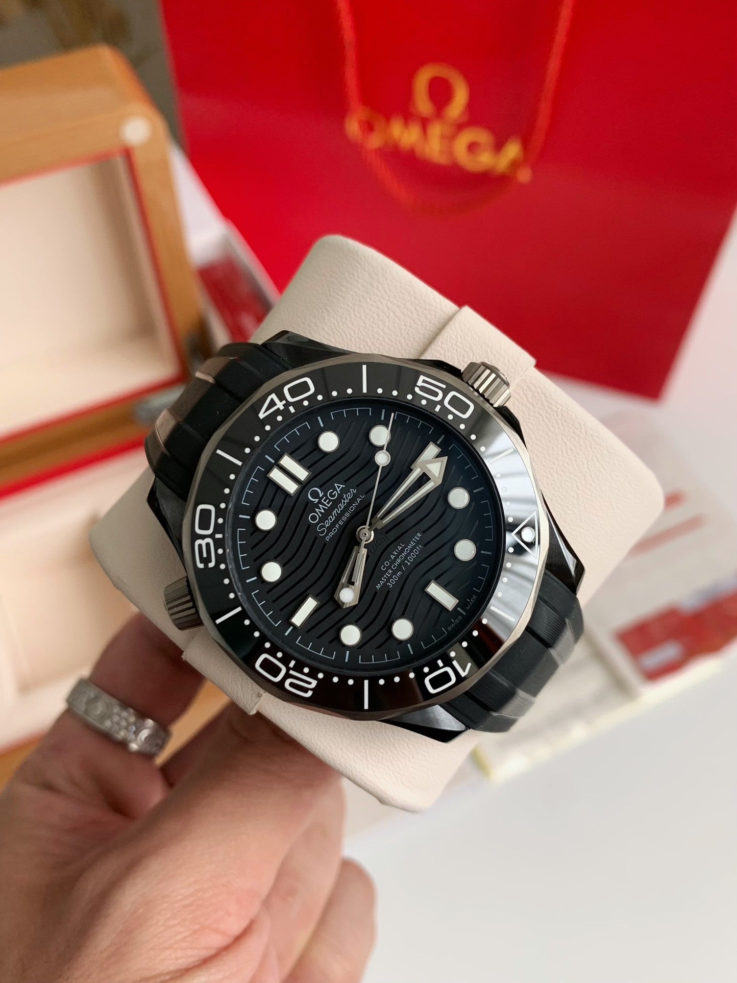 Omega Seamaster Diver 300M Co-Axial Master Chronometer 43.5mm Ref. 210.92.44.20.01.003 – Black Ceramic