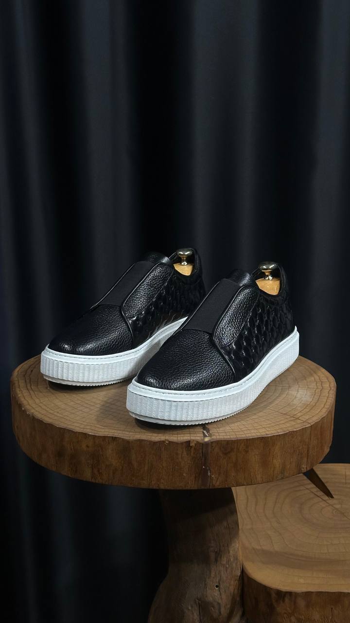 HolloShoe Onyx Black Pebbled Leather Slip-Ons