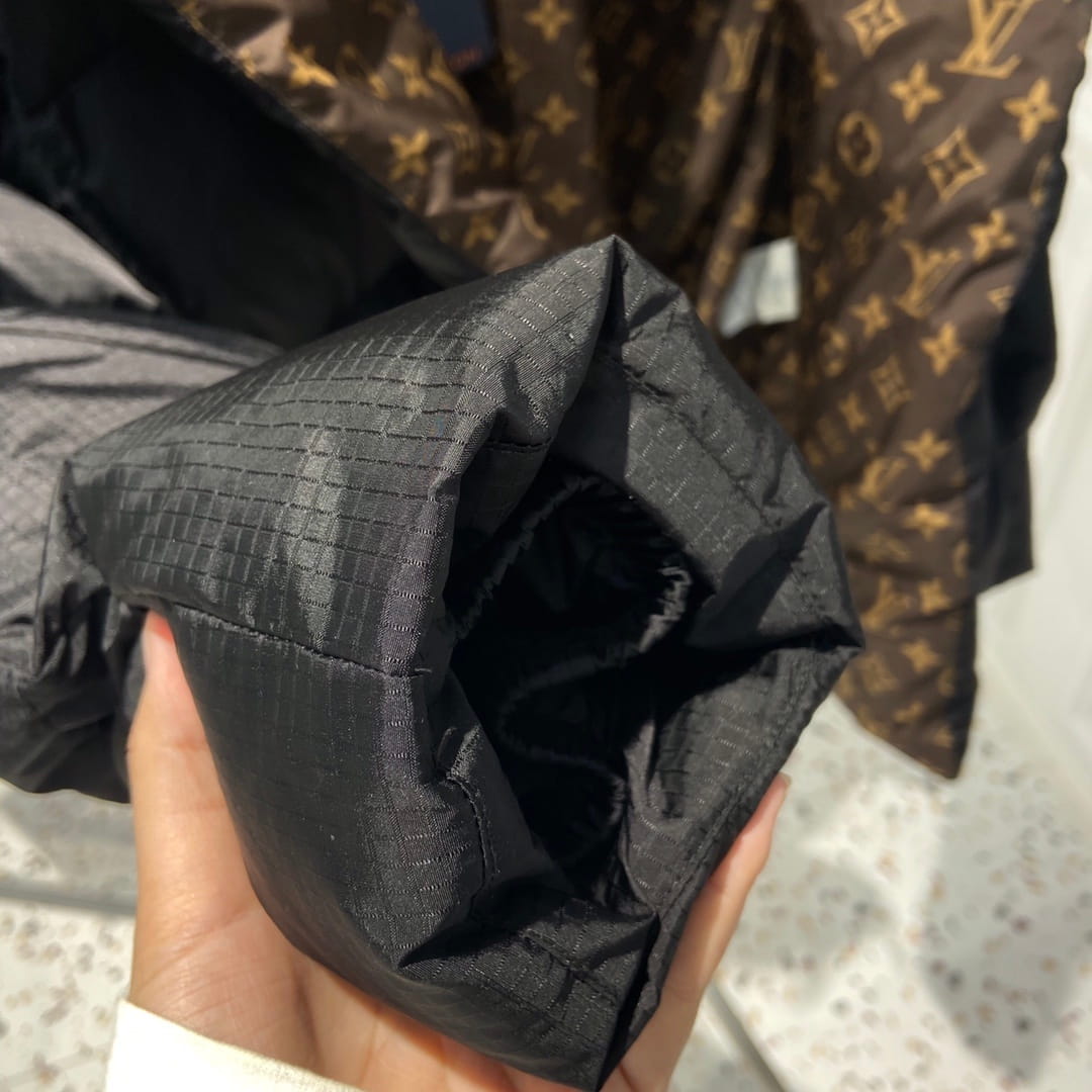Louis Vuitton LV Long-Sleeved Black Pillow Puffer Jacket