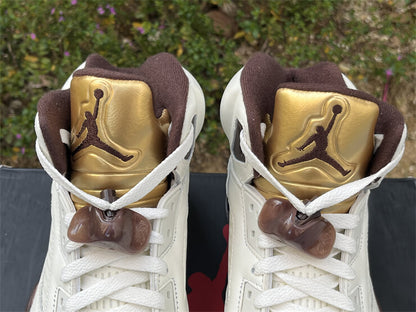 Air Jordan 5 Retro "Chocolate" Sneaker