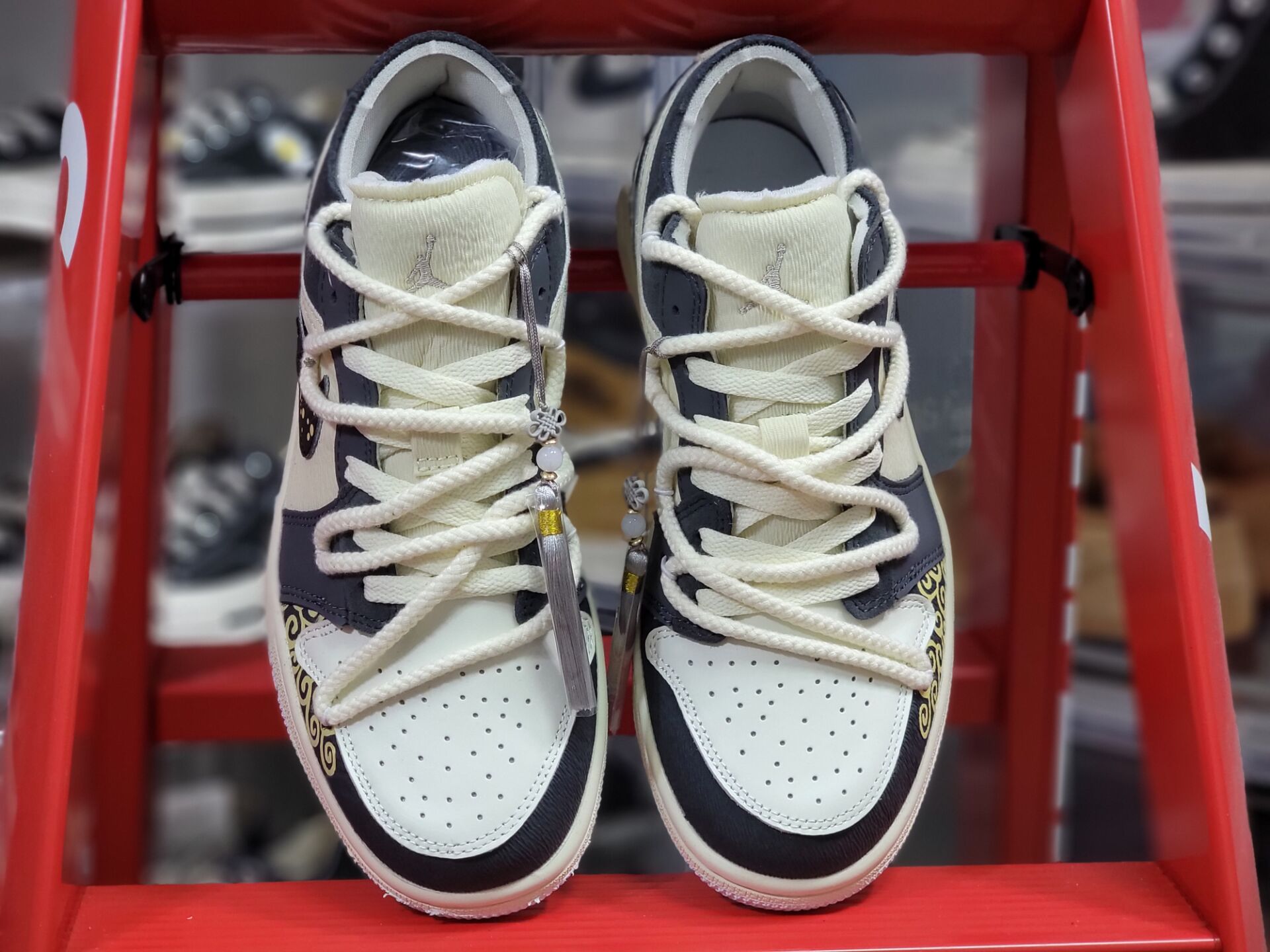 Aj1 low cut on sale