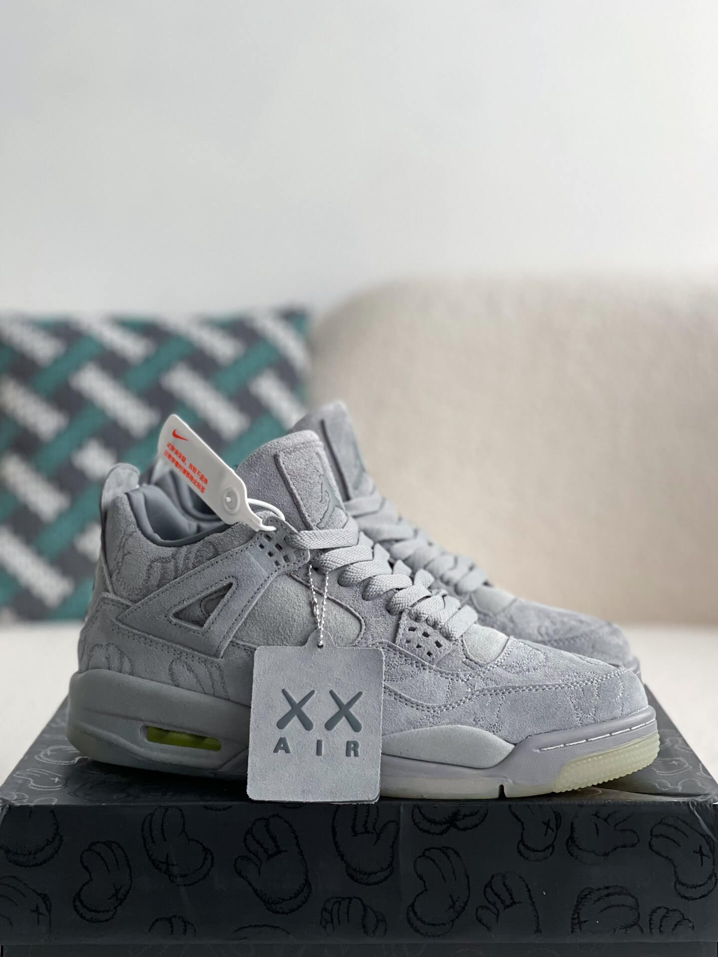 Air Jordan 4 Retro Suede Kaws Cool Grey Hollo Shoe