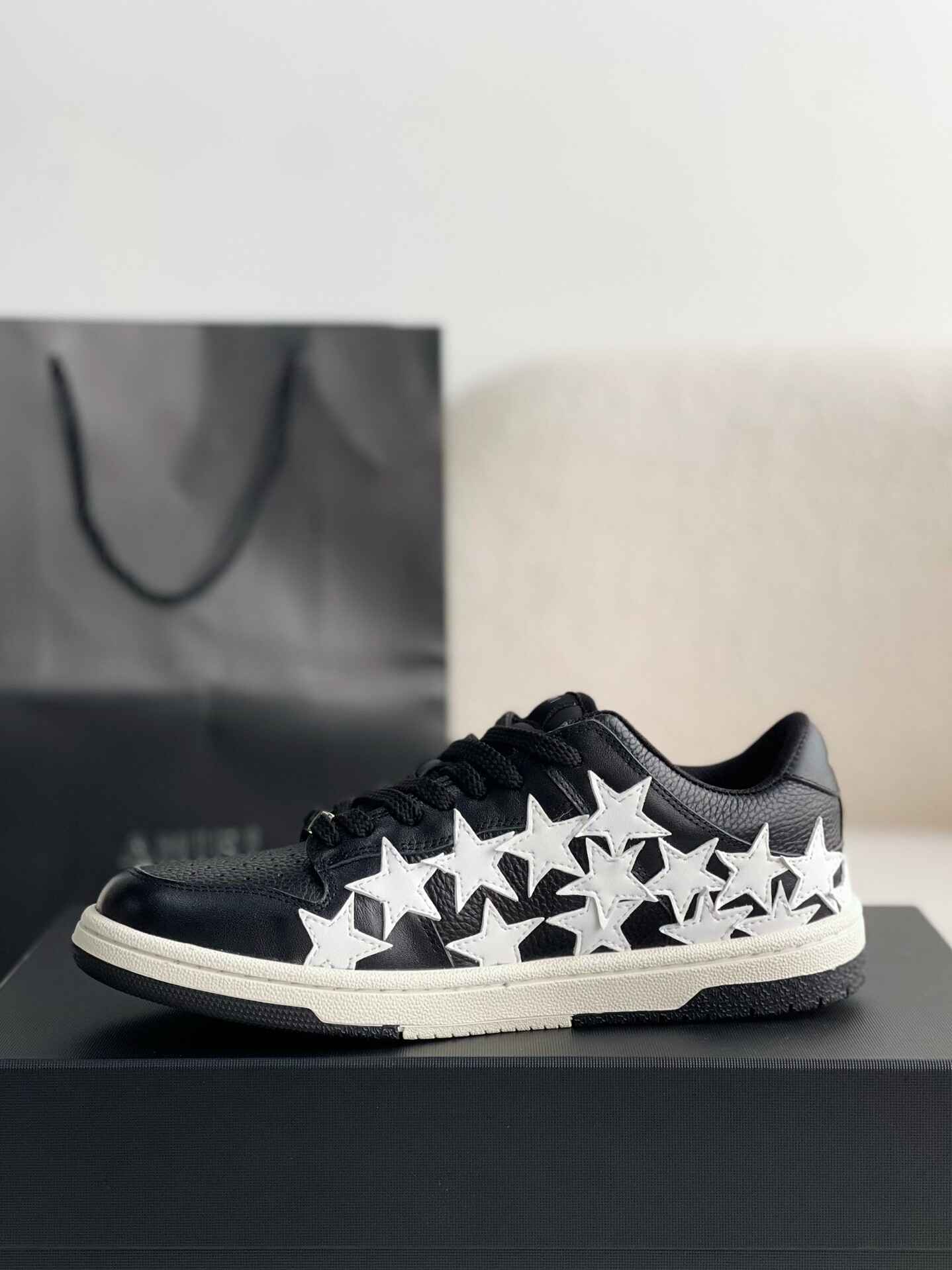 AMIRI スター　スリッポン　スニーカー　42 AMIRI Star Low Top Black White Sneakers – HolloShoe