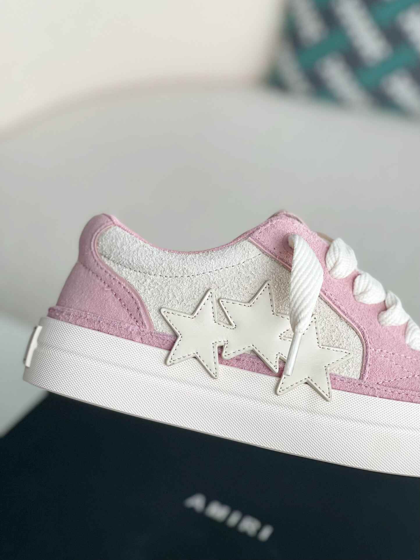 Amiri Star Court Low – Pink & Bone Suede