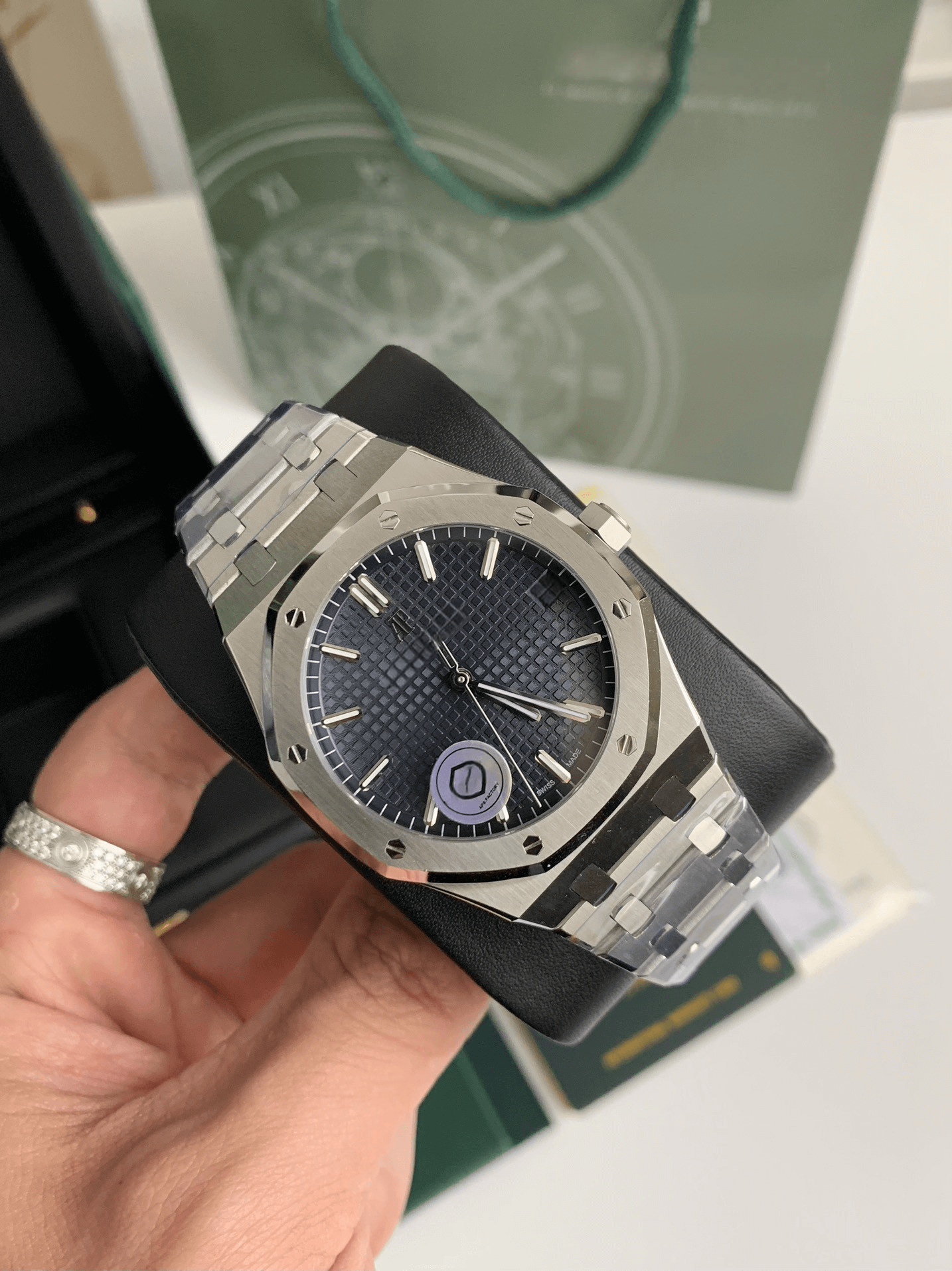 Audemars Piguet Royal Oak Selfwinding Ref. 15500ST.OO.1220ST.01 – 41mm Stainless Steel, Blue Dial