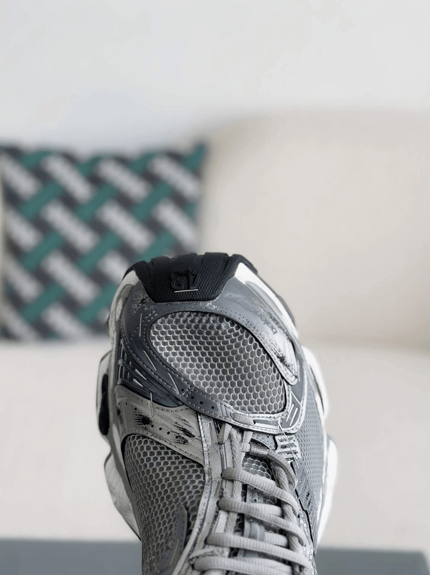 Balenciaga 10XL Sneaker – Grey, Black & White Distressed