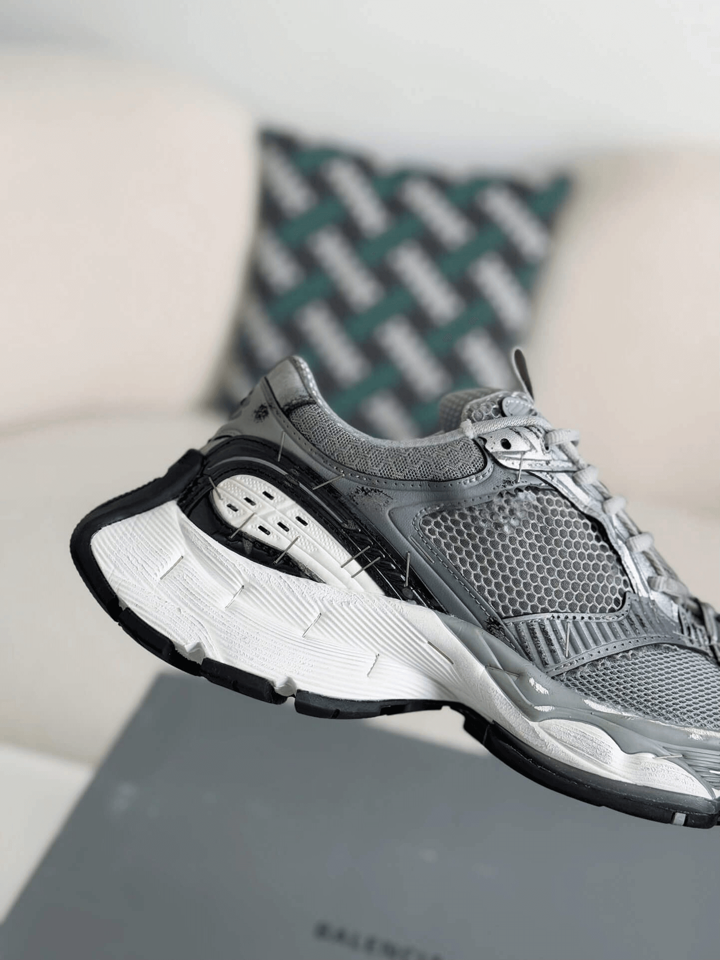 Balenciaga 10XL Sneaker – Grey, Black & White Distressed