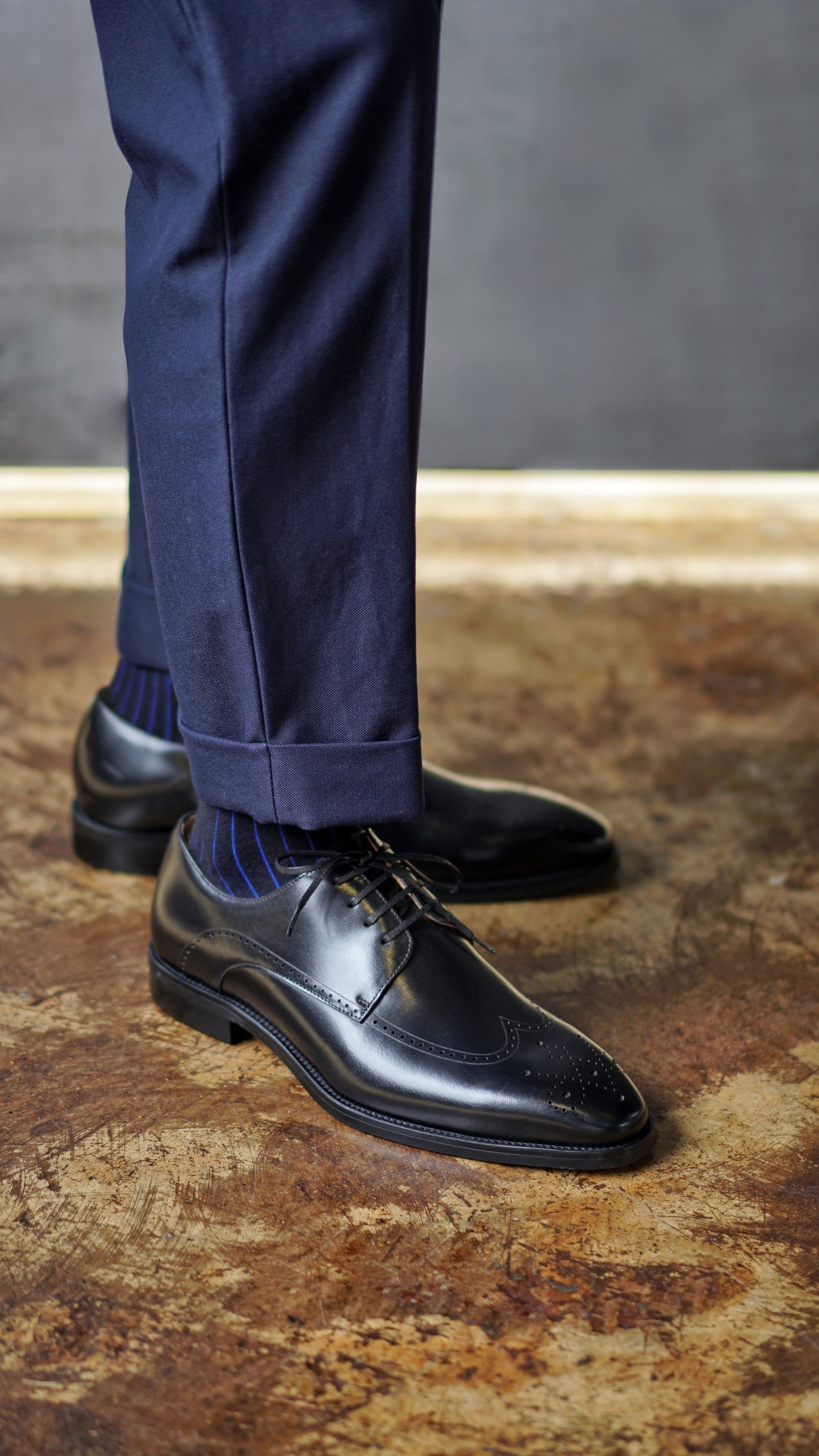 Men's Black Leather Derby Wingtip Shoes with Brogue Detailing