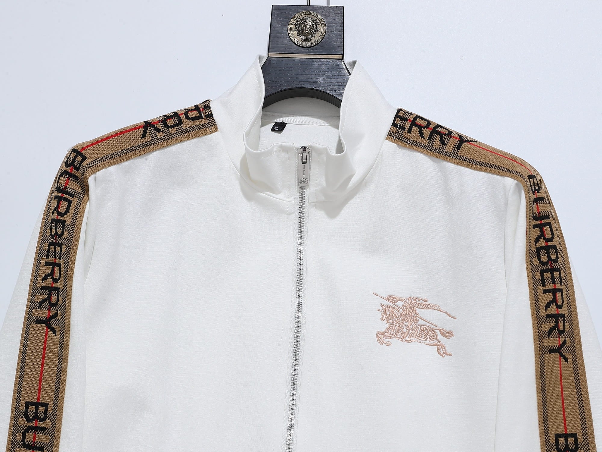 BURBERRY ホワイト スイングトップ Burberry Vintage Check Trim Tracksuit - White EKD Embroidered