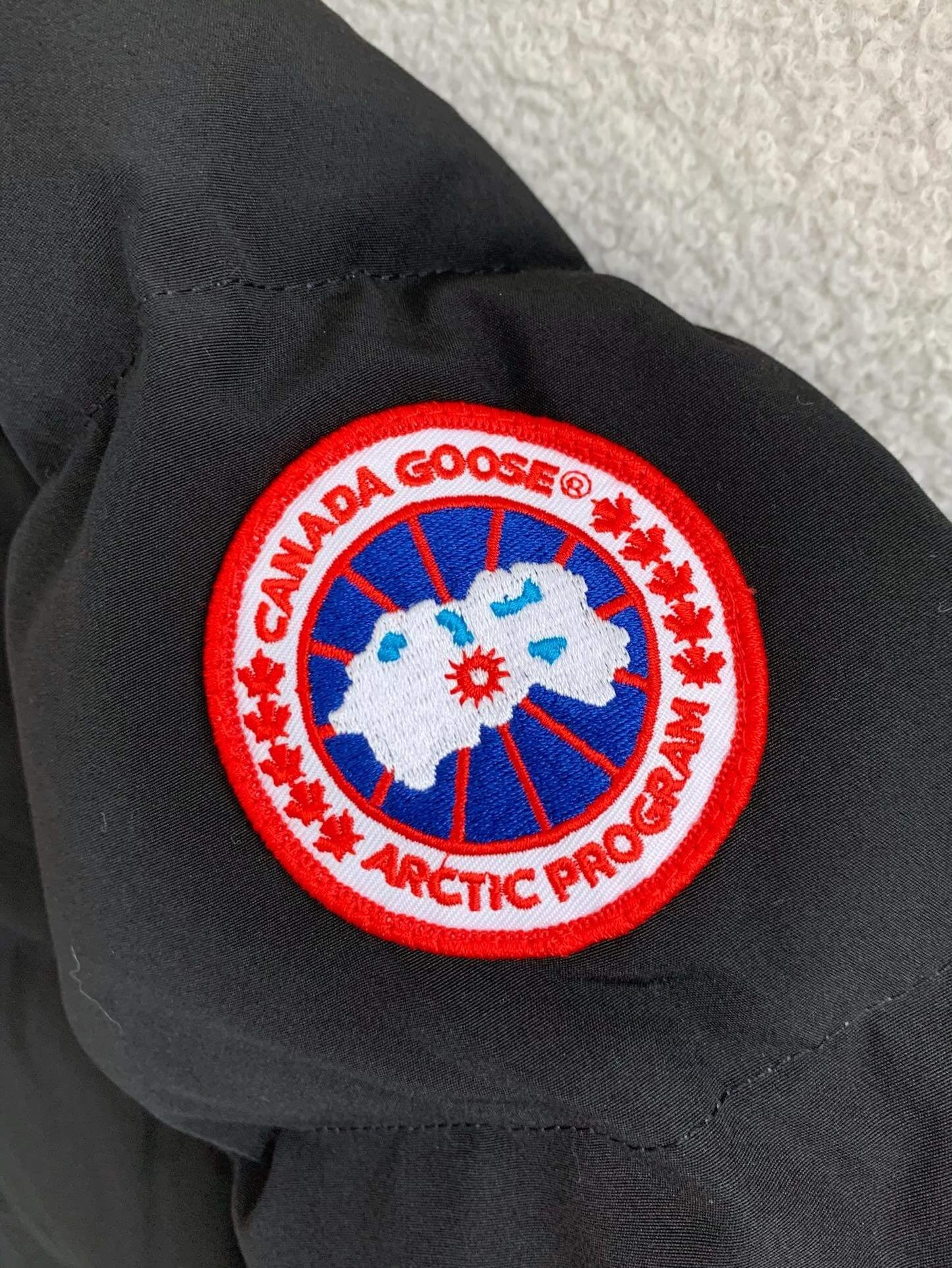 Canada Goose Wyndham Parka Black Down Jacket