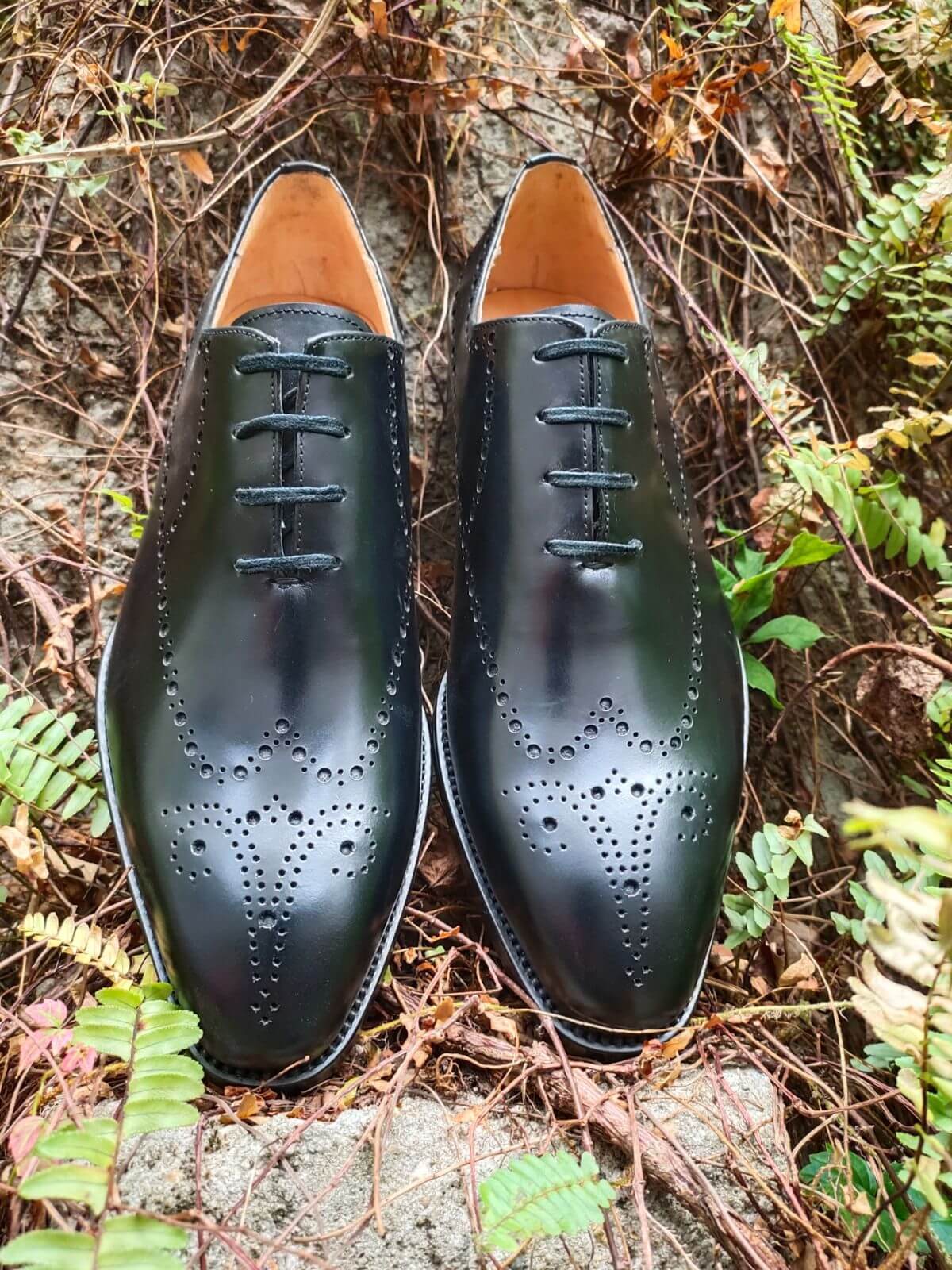 Classic Black Brogue Oxford Dress Shoes for Formal & Professional Elegance