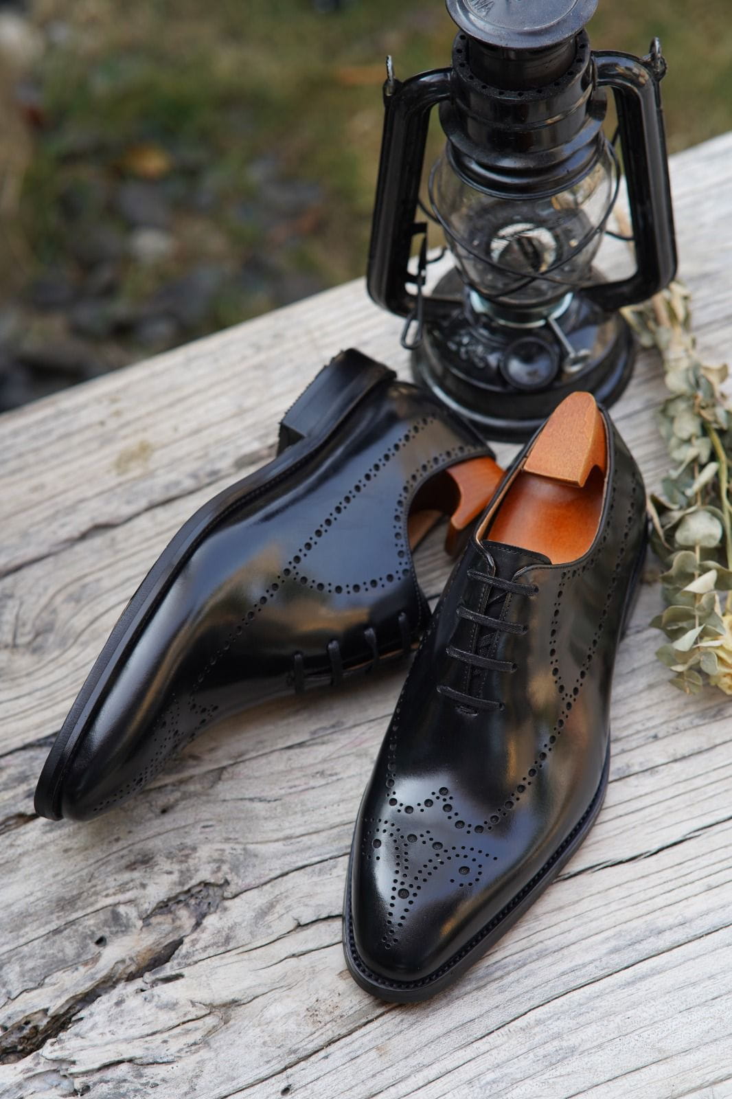Classic Black Brogue Oxford Dress Shoes for Formal & Professional Elegance 40 Classic Black Brogue Oxford Dress Shoes for Formal & Professional Elegance 40