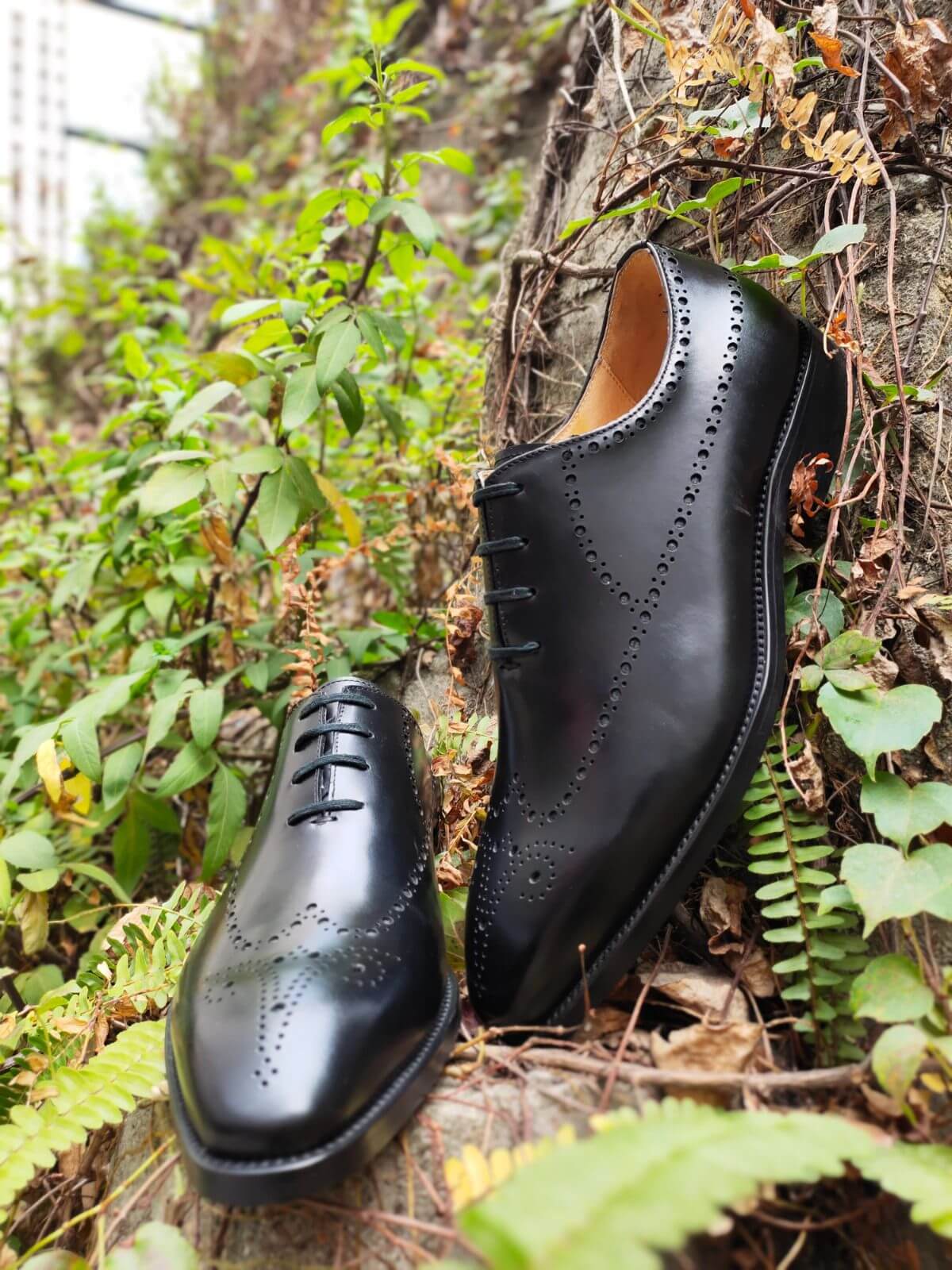 Classic Black Brogue Oxford Dress Shoes for Formal & Professional Elegance