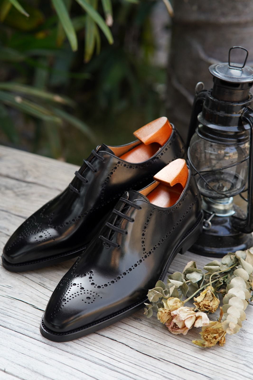 Classic Black Brogue Oxford Dress Shoes for Formal & Professional Elegance
