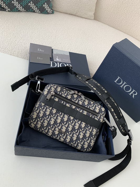 Dior Men's Beige Dior Oblique Jacquard Safari Messenger Bag