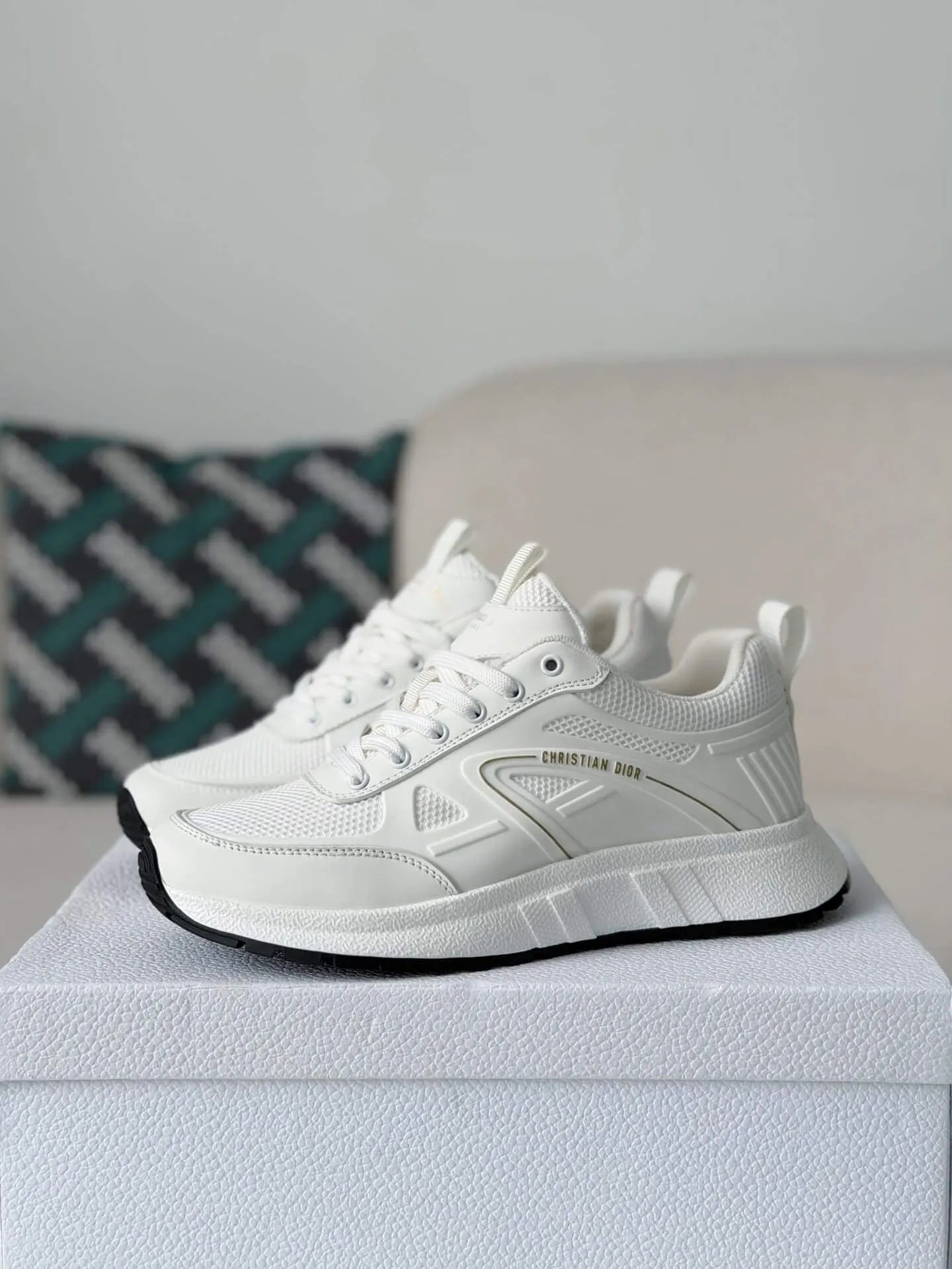 Dior Chrono Sneaker – All-White Technical Mesh & Leather