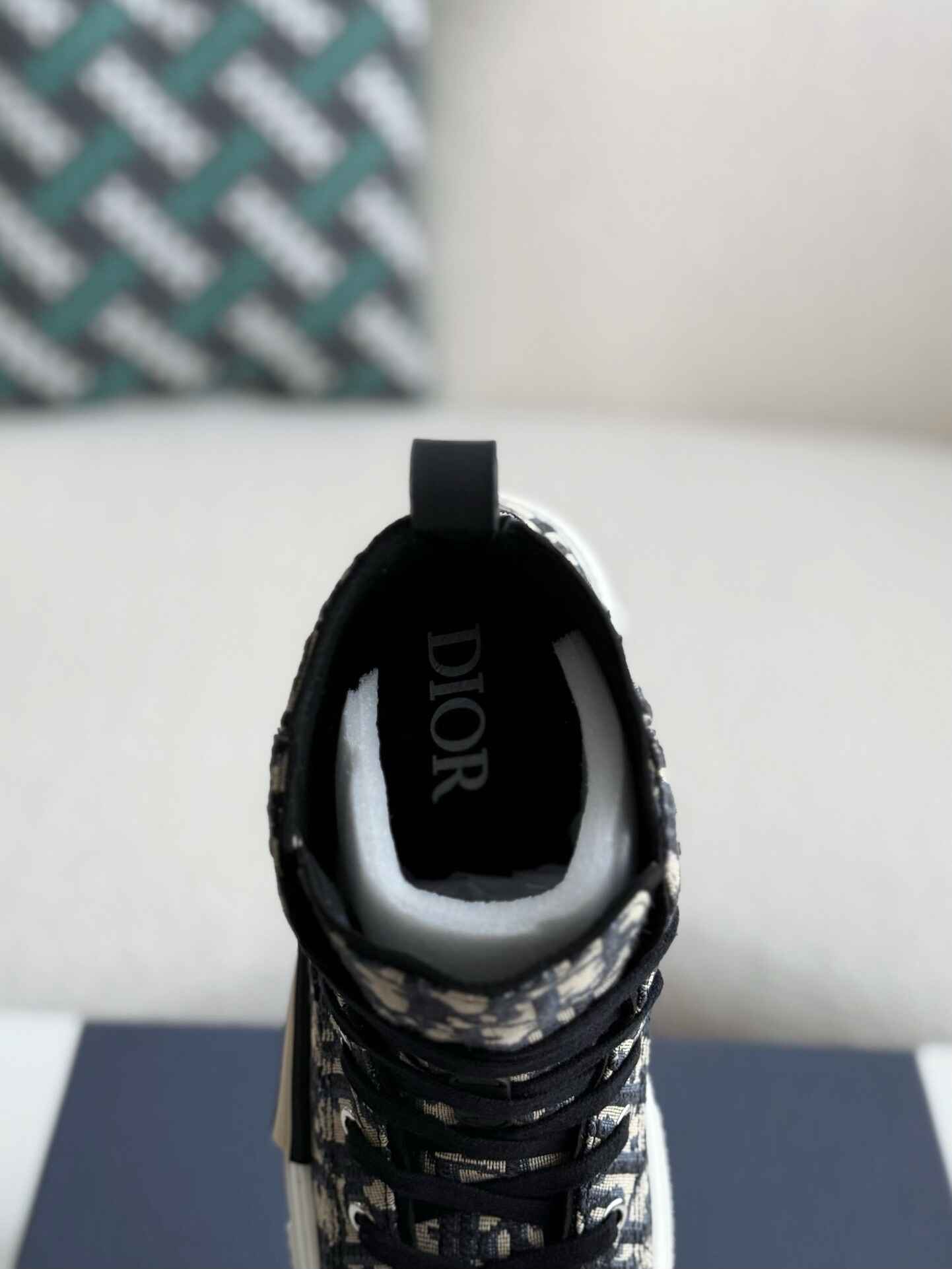 Converse x dior watch hotsell