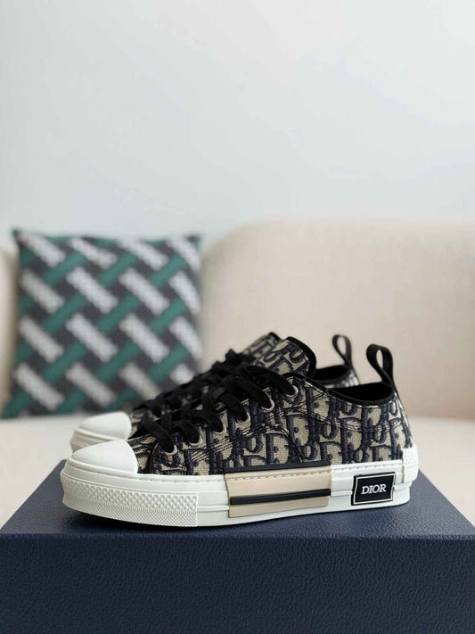 Dior B23 Low-Top Sneaker in Black Dior Oblique Jacquard