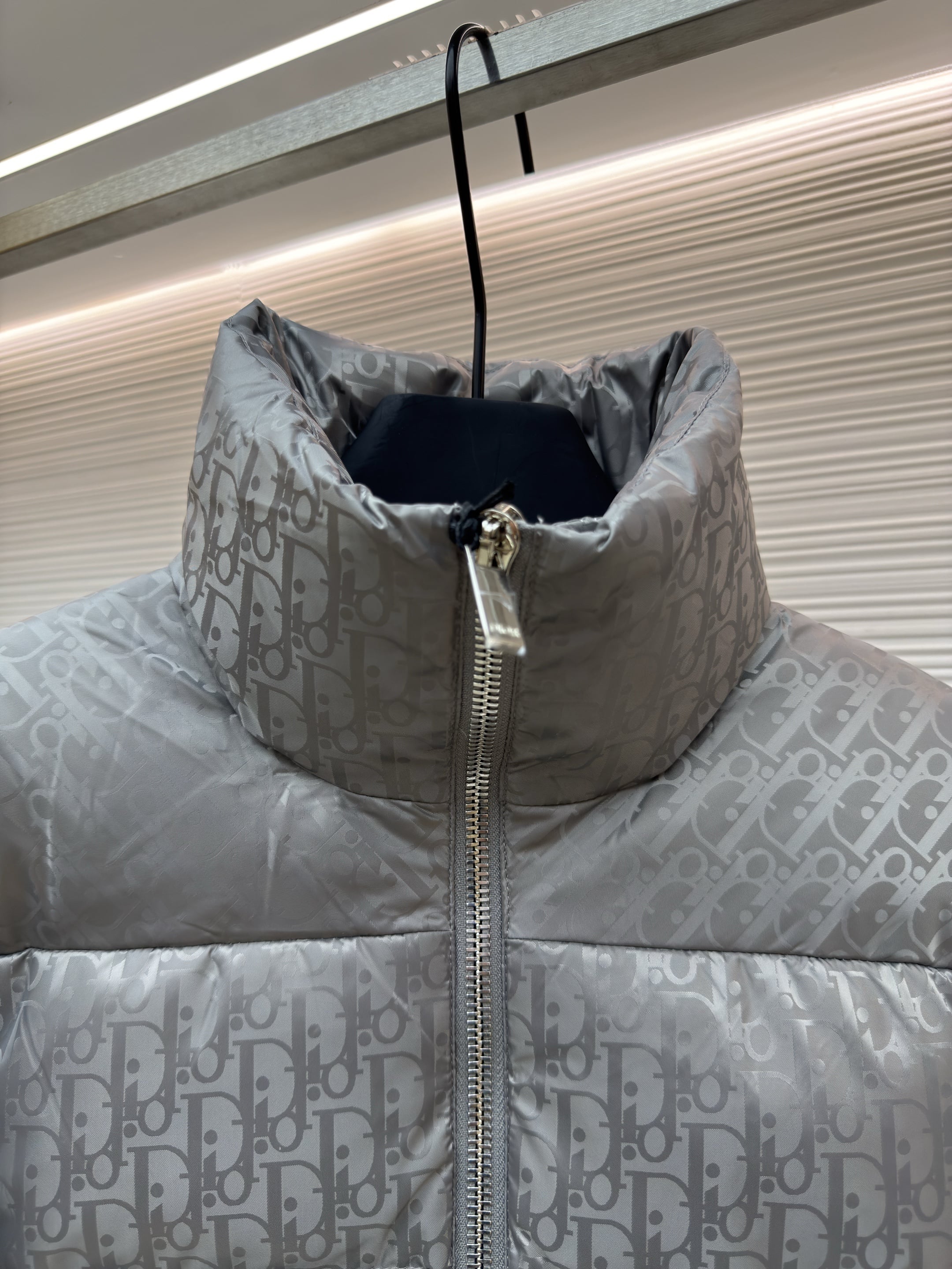 Dior Sports ナイロンジャケット グレー y2k Dior Oblique Grey Technical Jacquard Down Jacket – Hollo Shoe