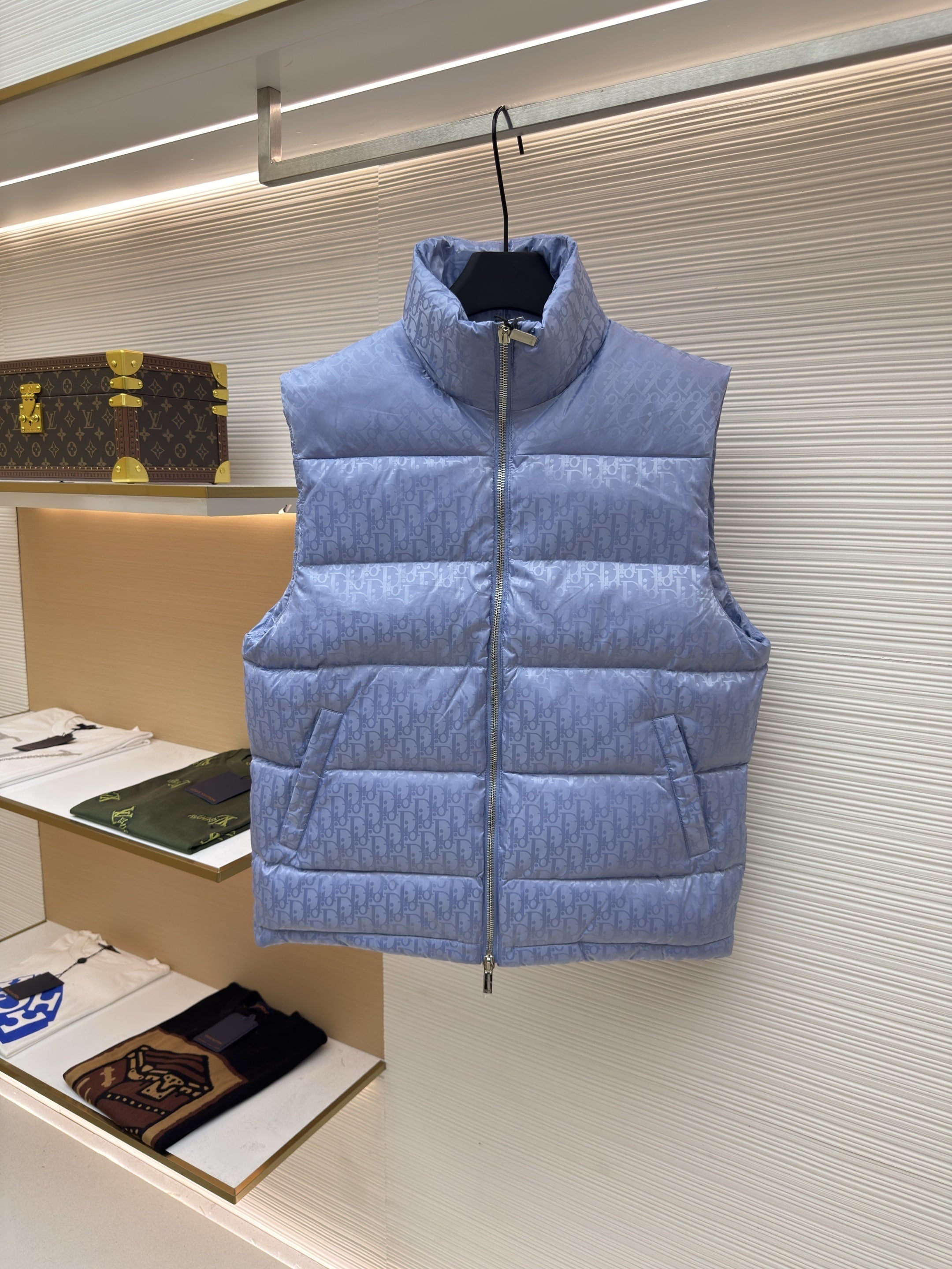 Dior Oblique Light Blue Technical Jacquard Down Vest – HolloShoe